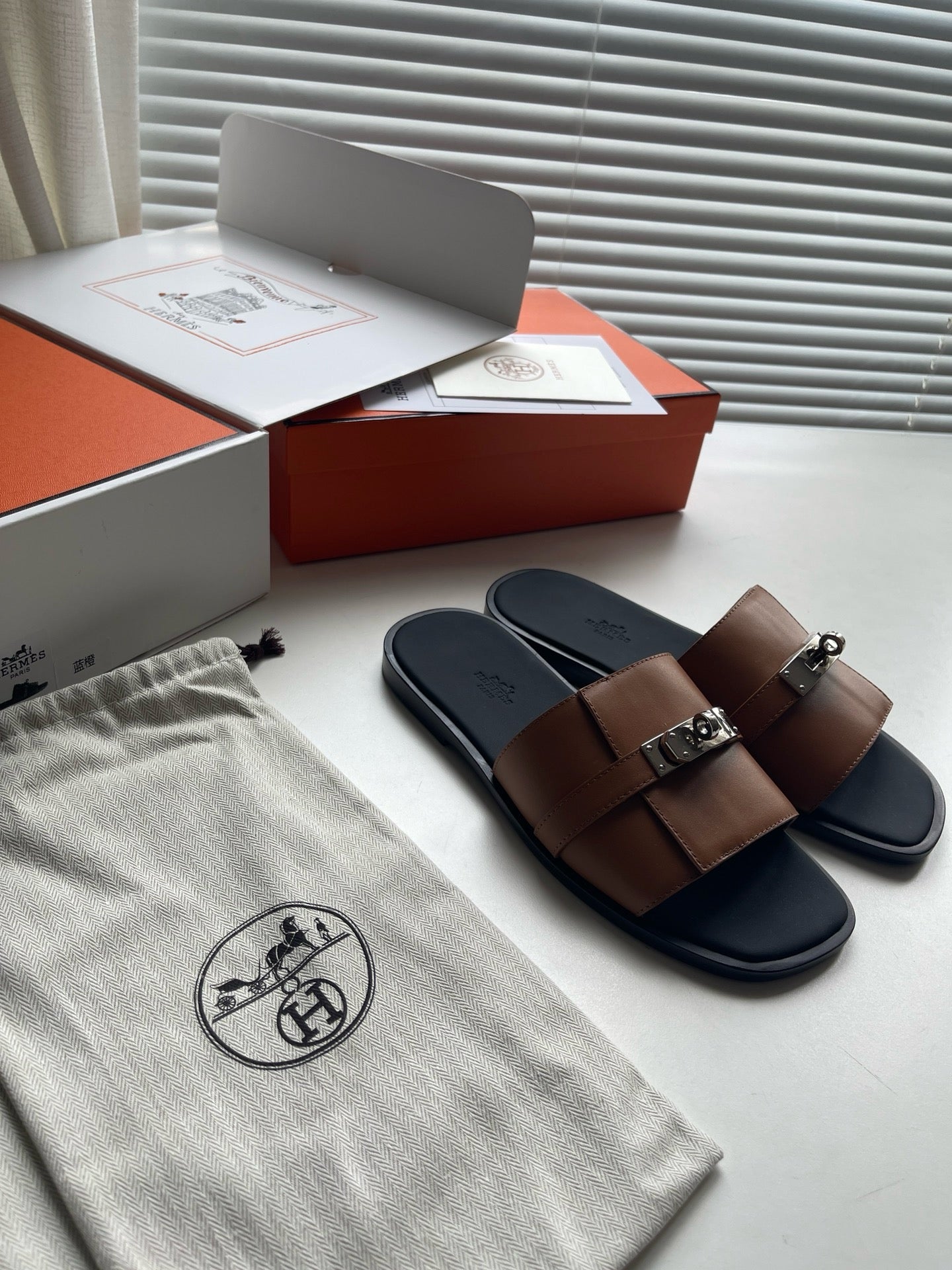 Mehrfarbige Schuhe