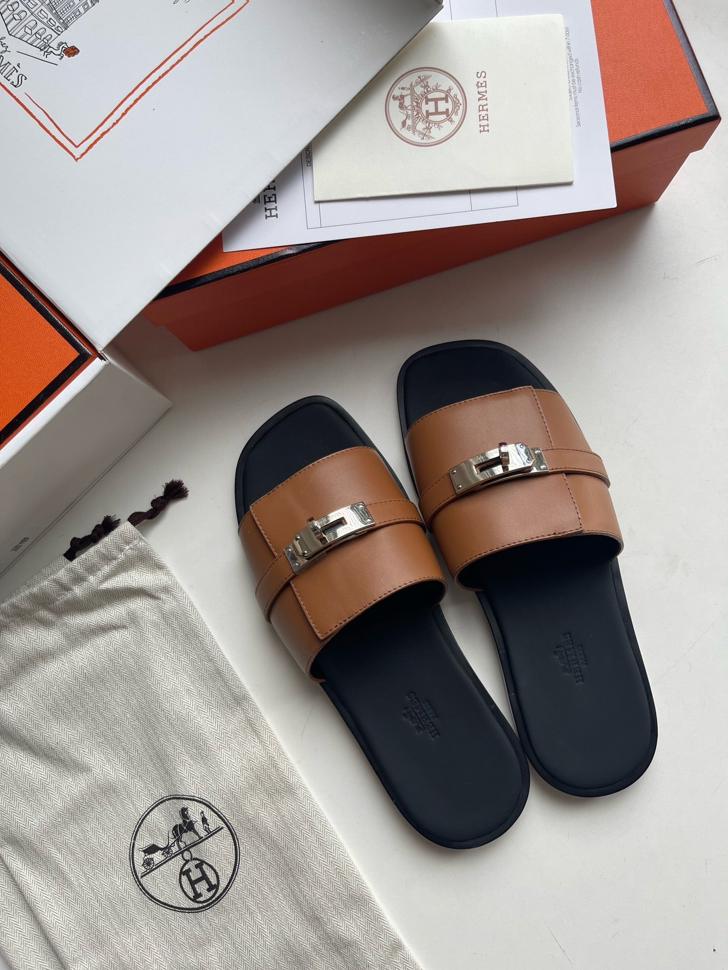 Mehrfarbige Schuhe