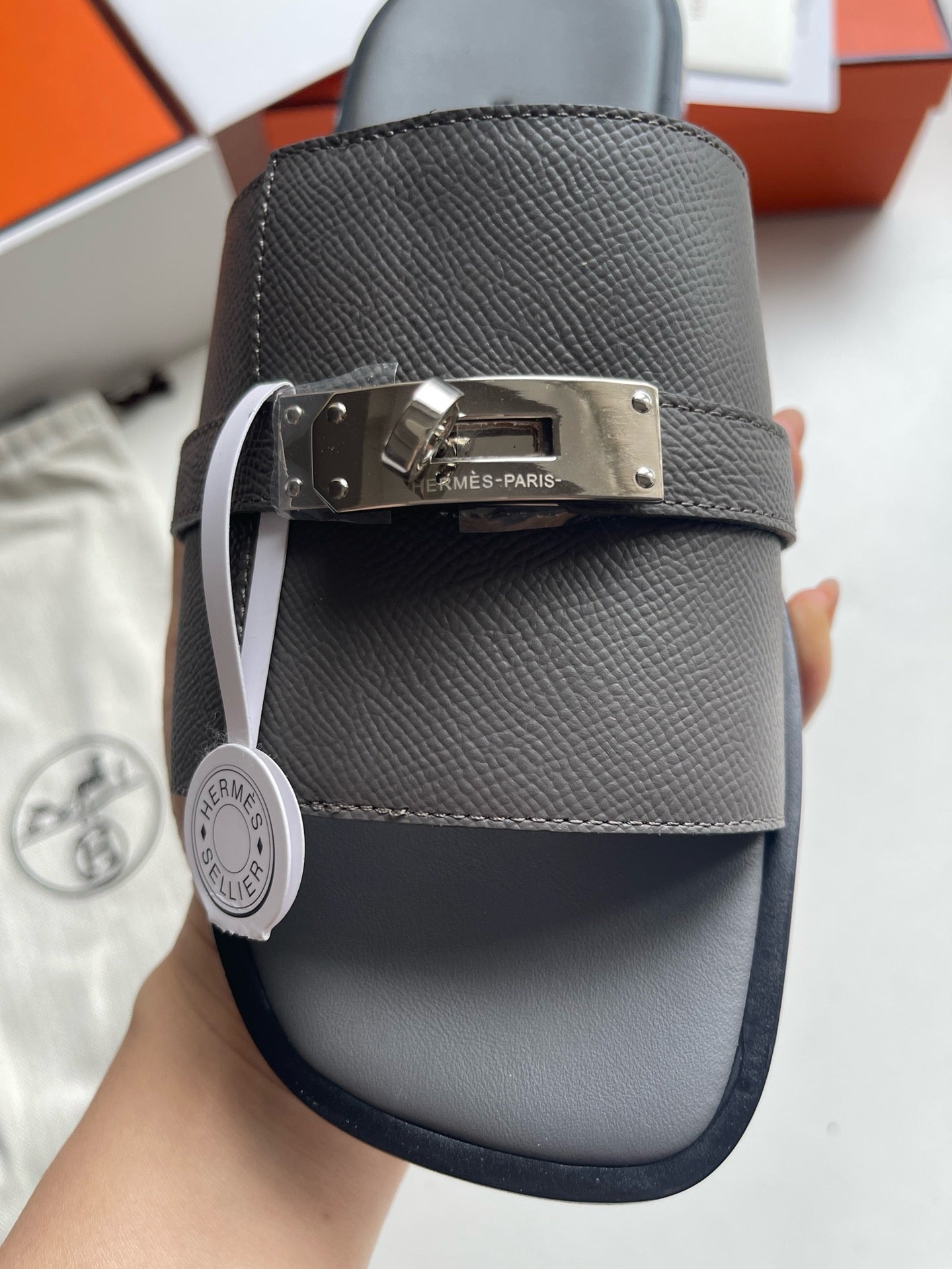 Mehrfarbige Schuhe