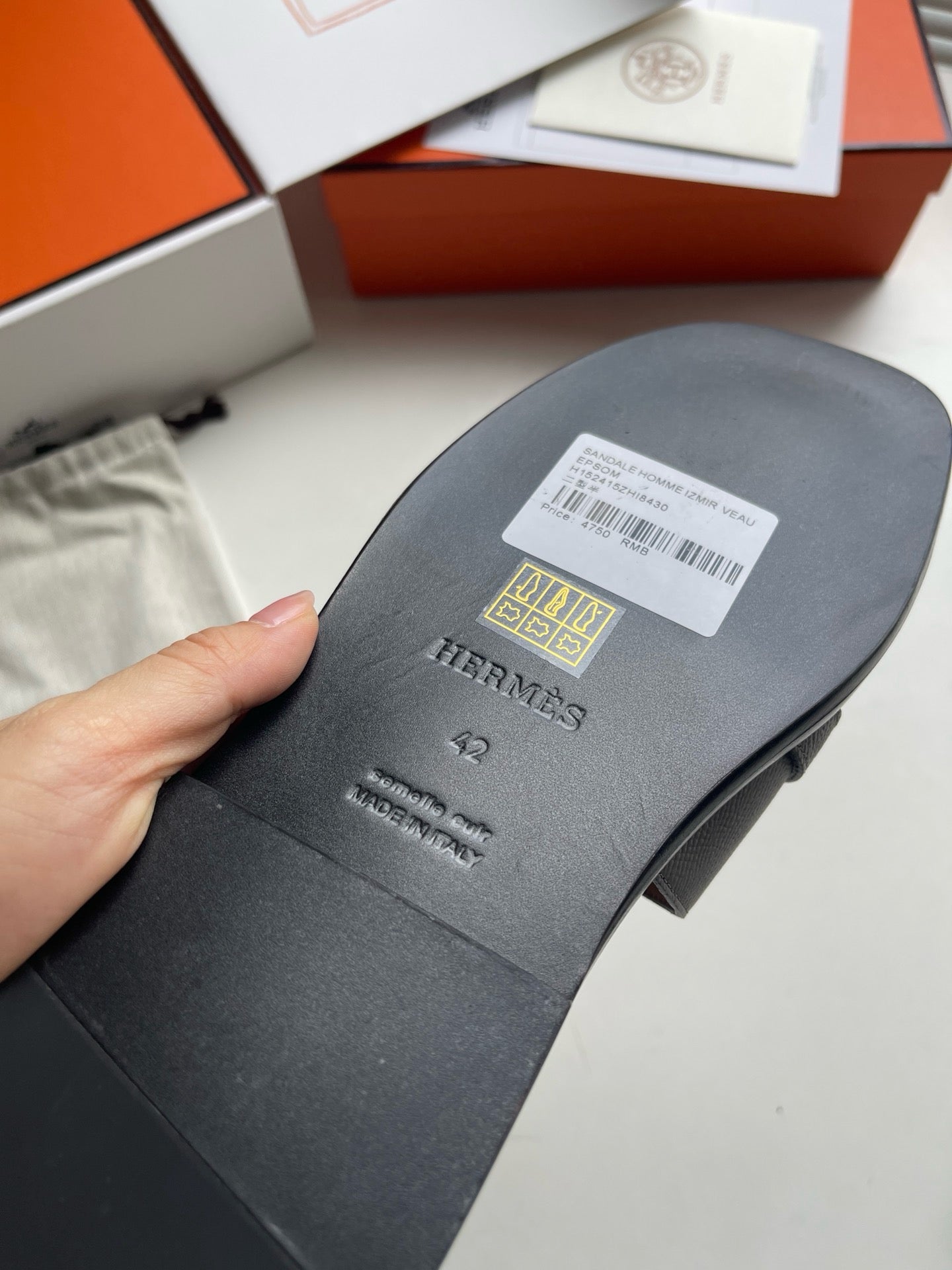 Mehrfarbige Schuhe