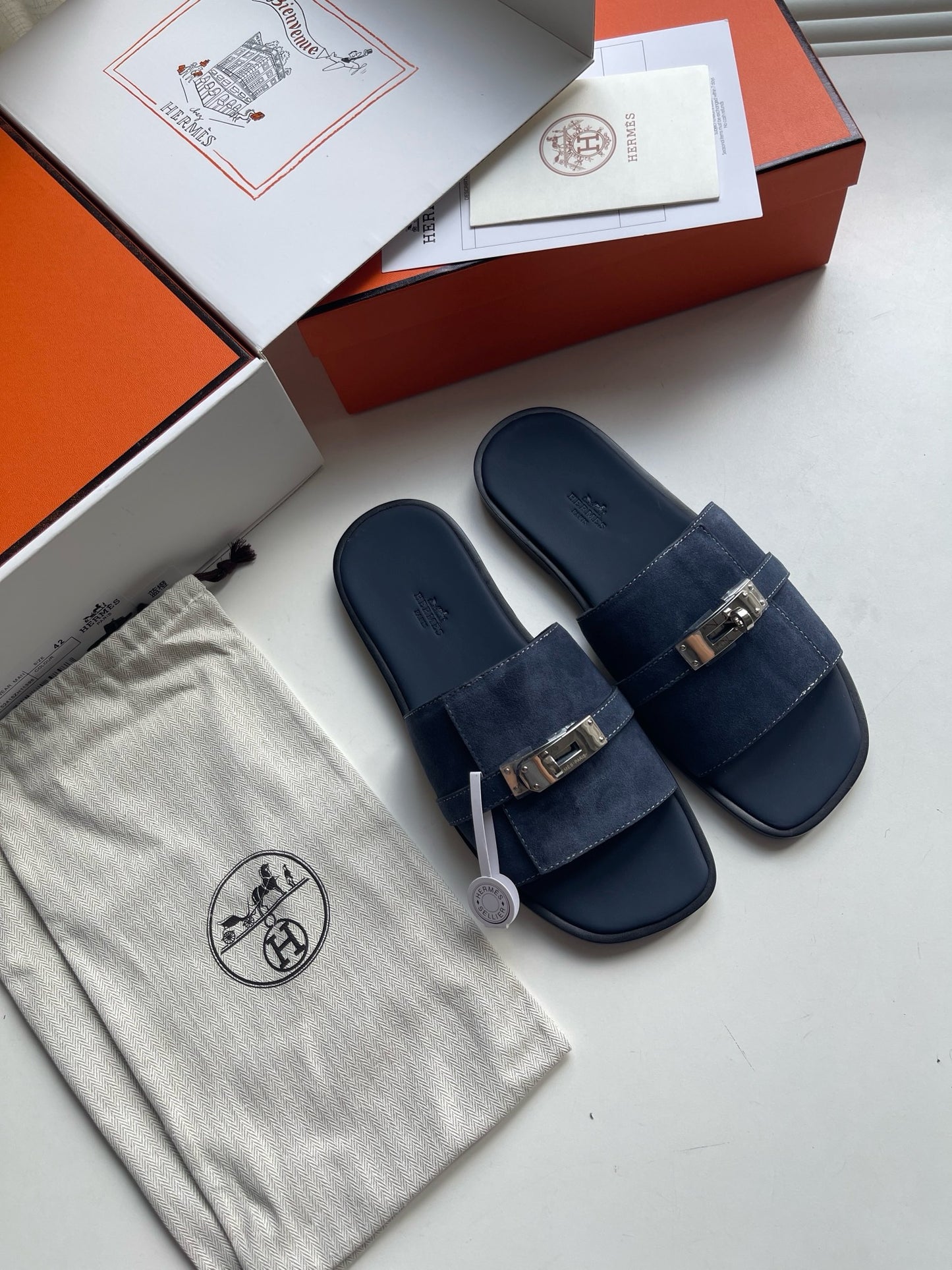 Mehrfarbige Schuhe