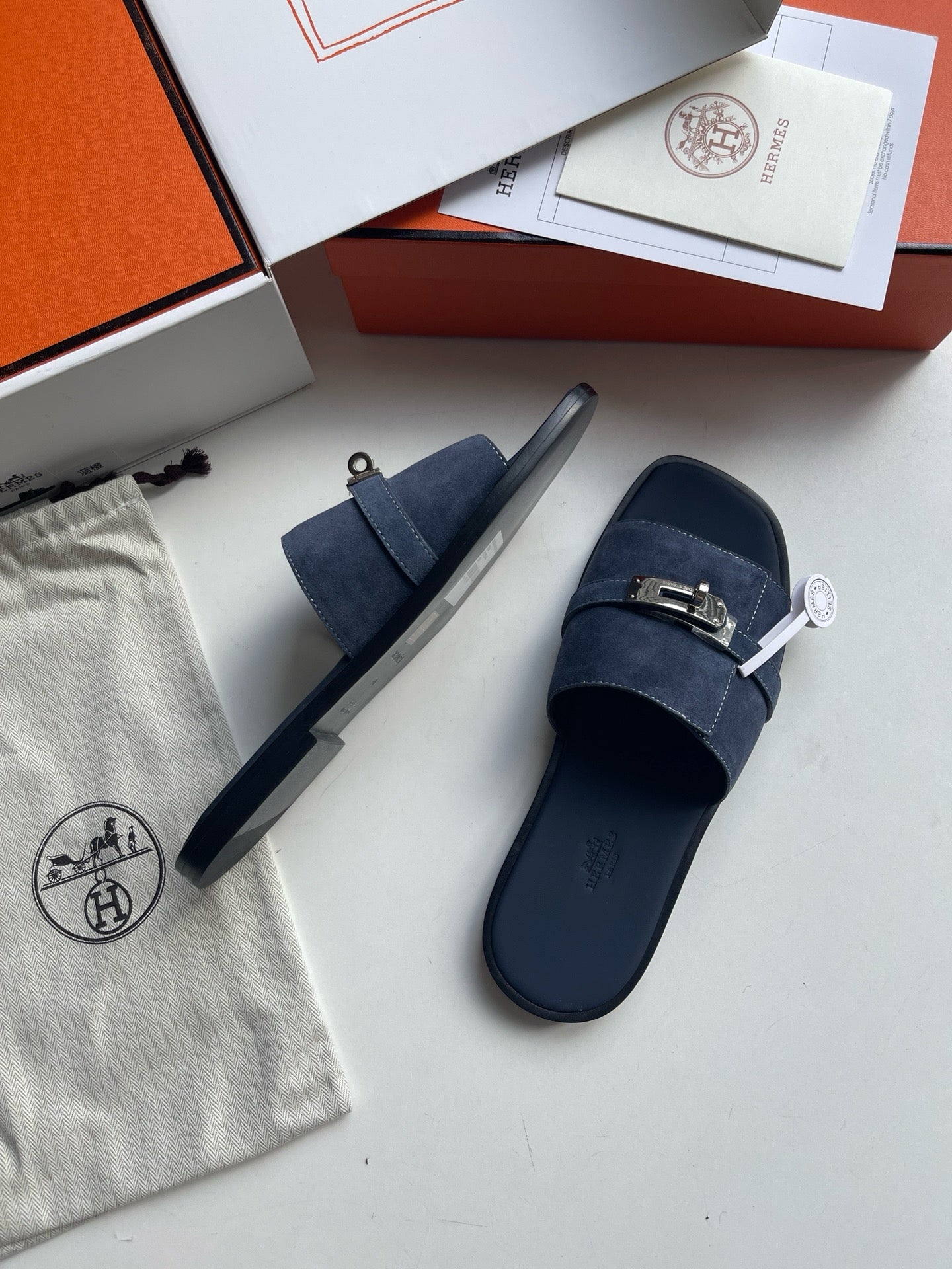 Mehrfarbige Schuhe
