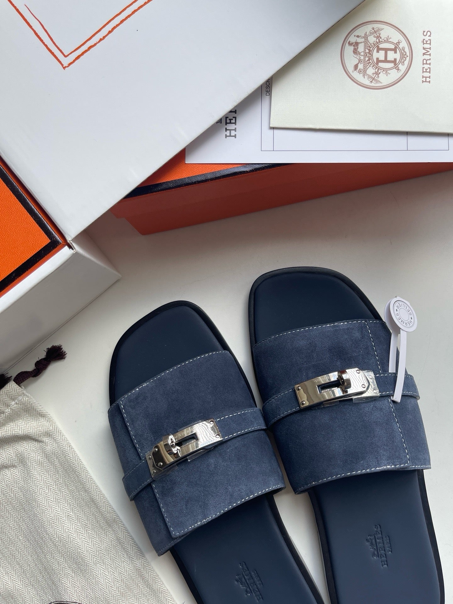 Mehrfarbige Schuhe