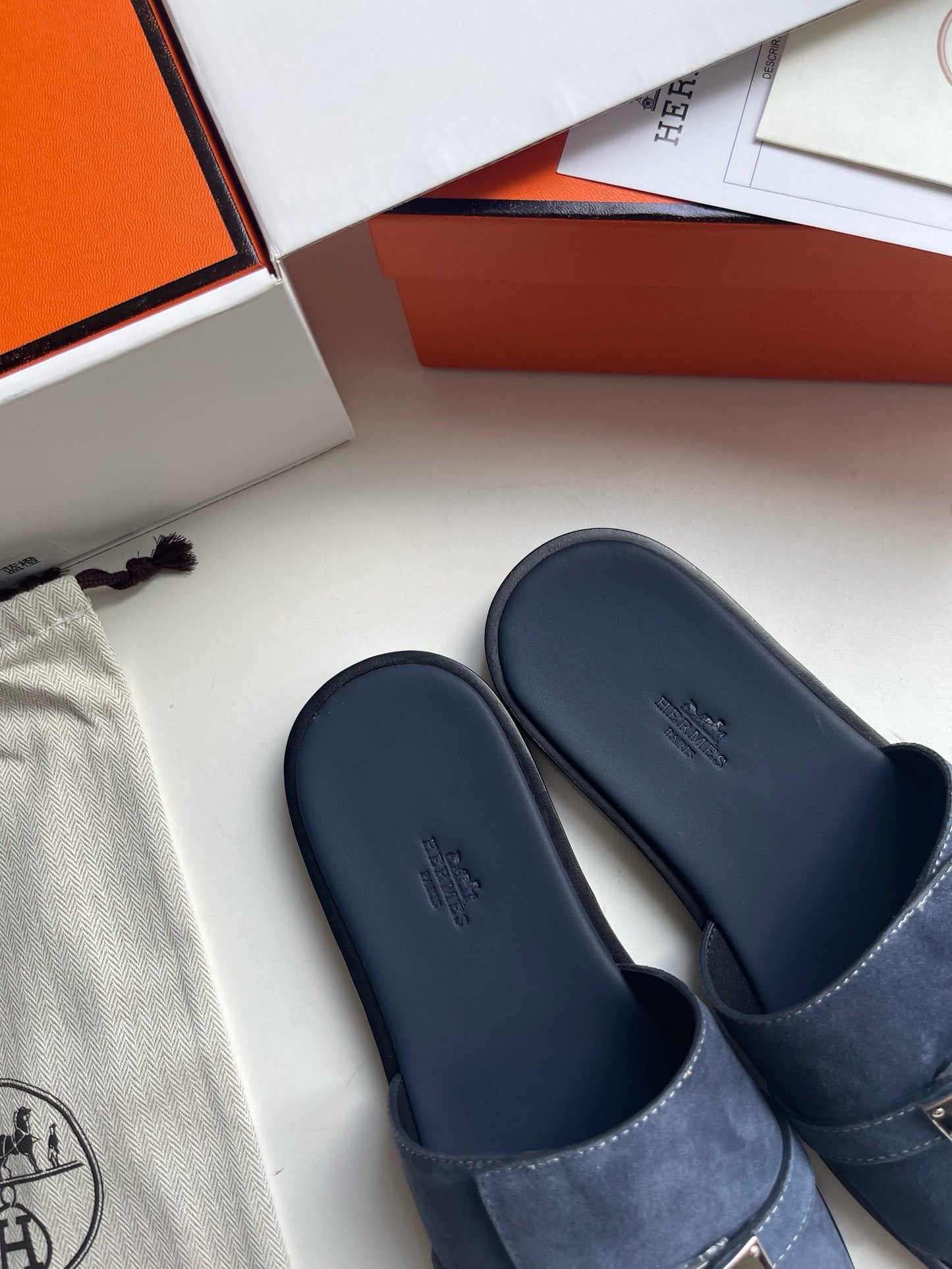 Mehrfarbige Schuhe