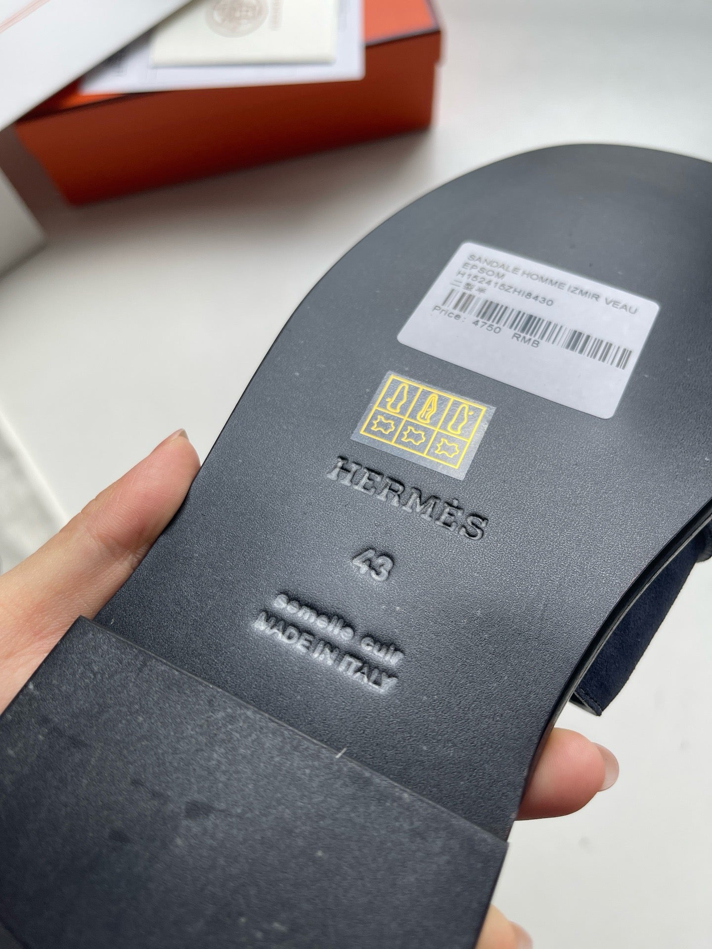 Mehrfarbige Schuhe