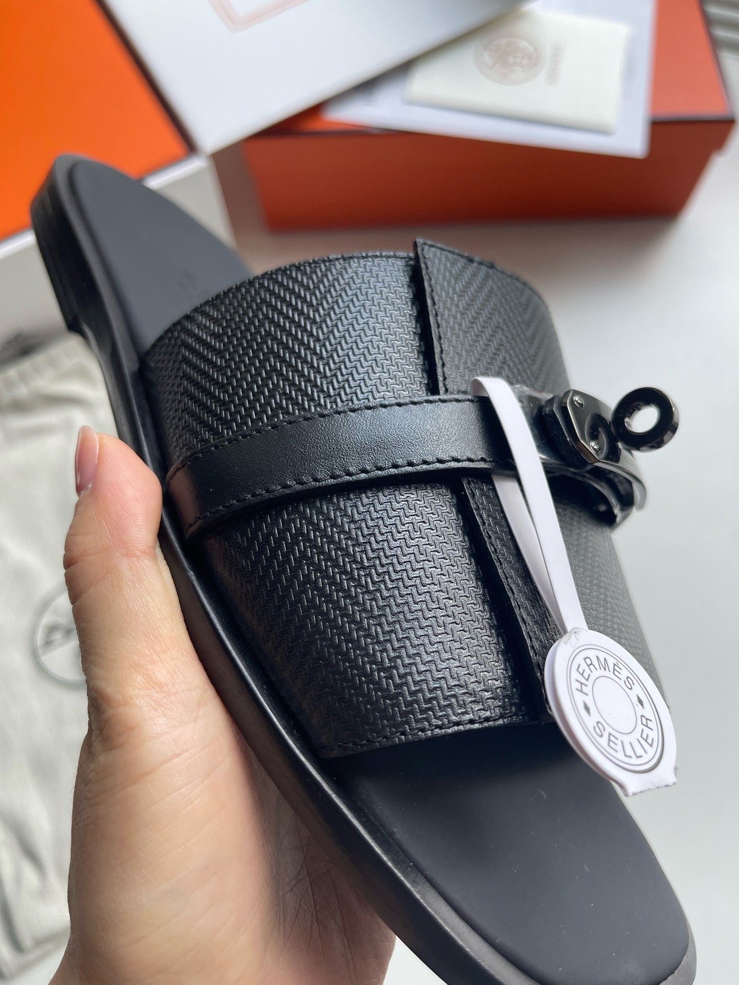 Mehrfarbige Schuhe
