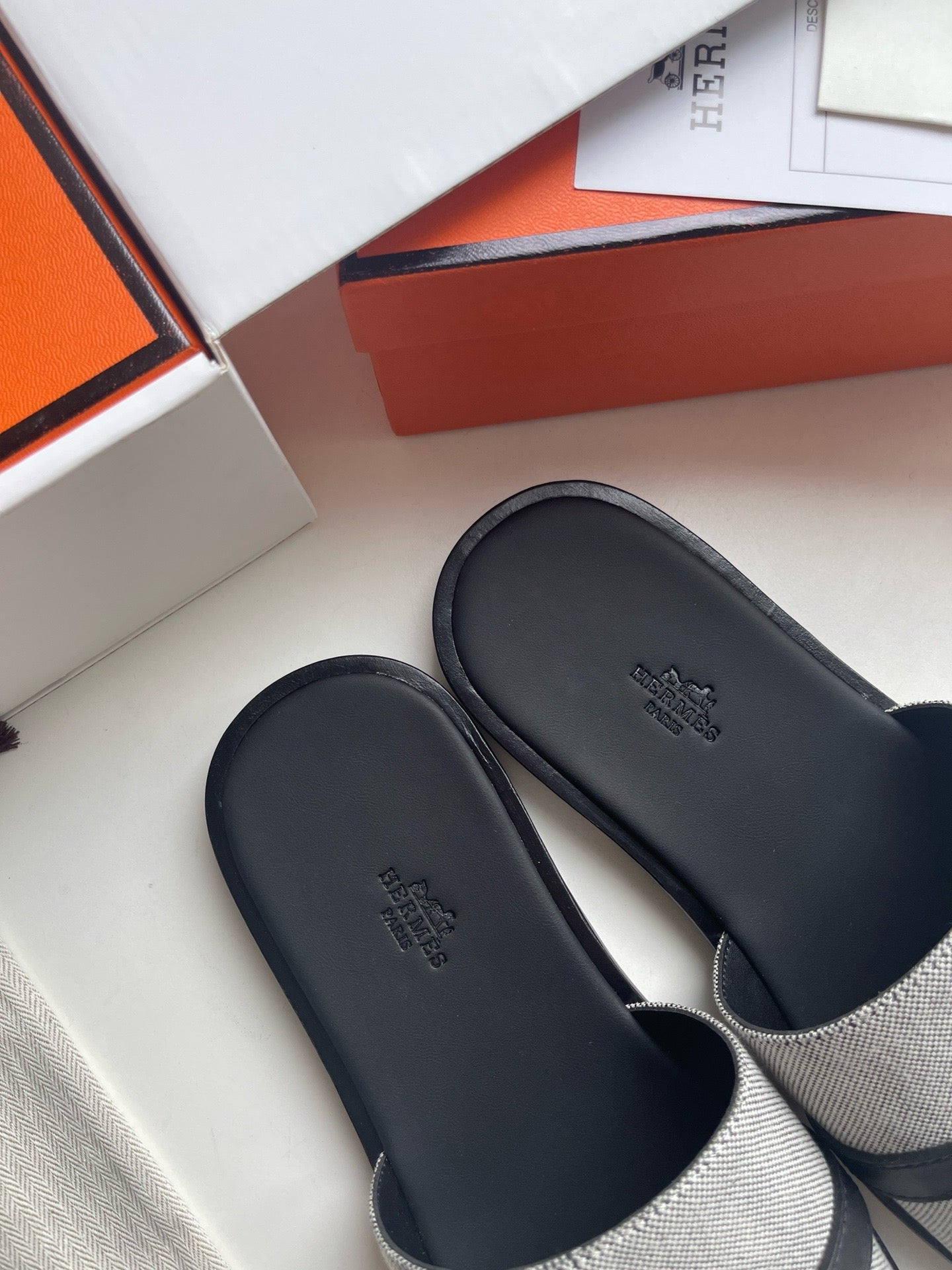 Mehrfarbige Schuhe