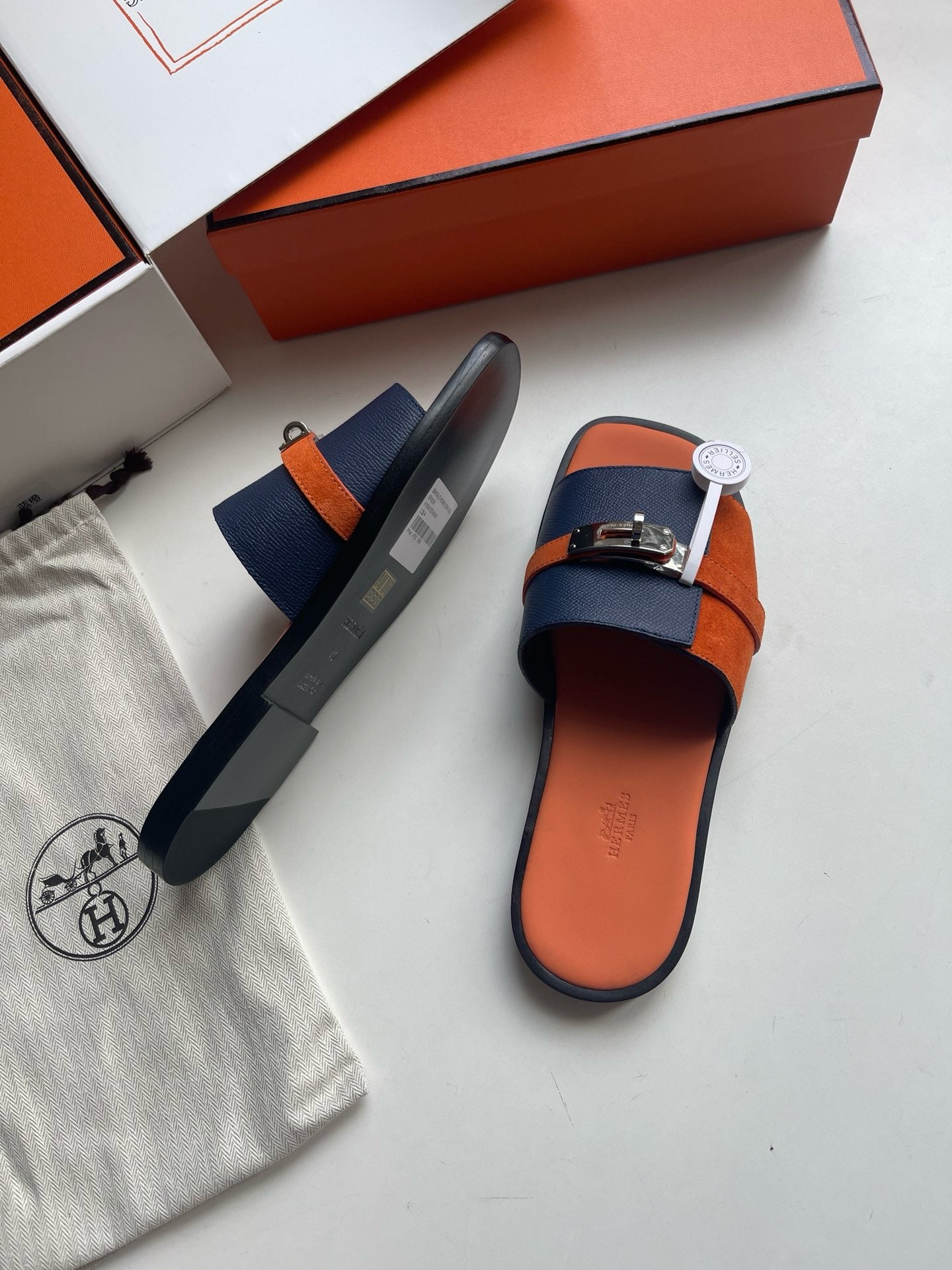 Mehrfarbige Schuhe