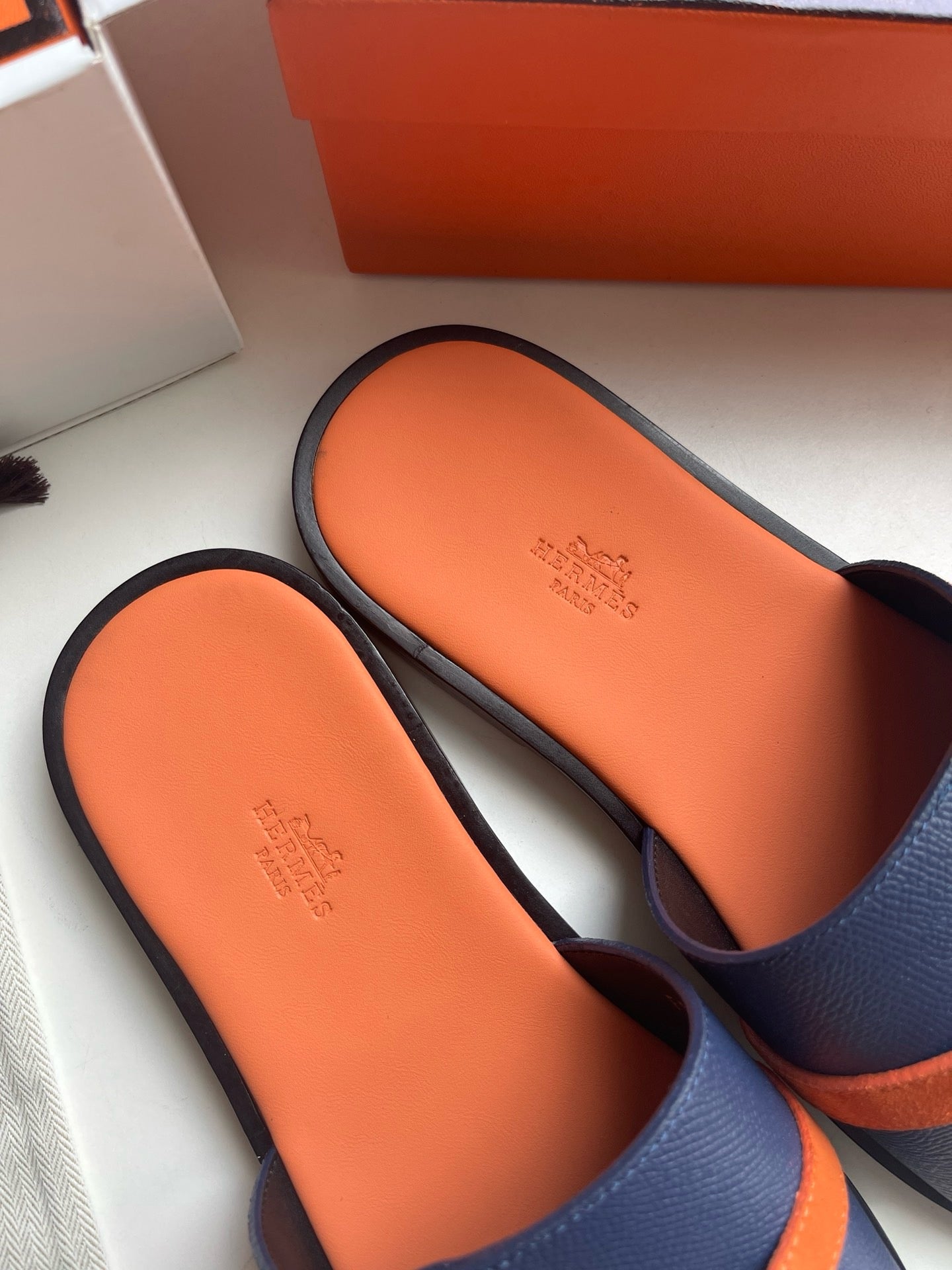 Mehrfarbige Schuhe