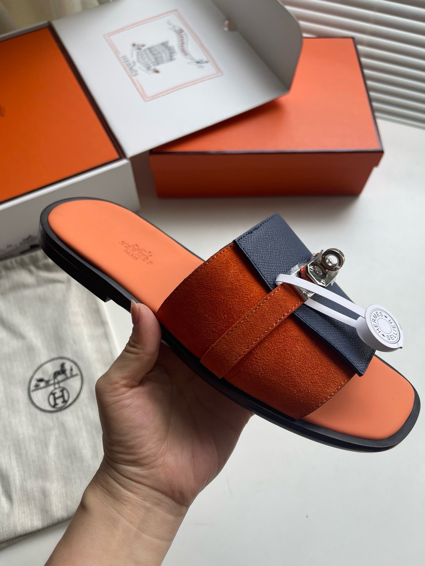 Mehrfarbige Schuhe