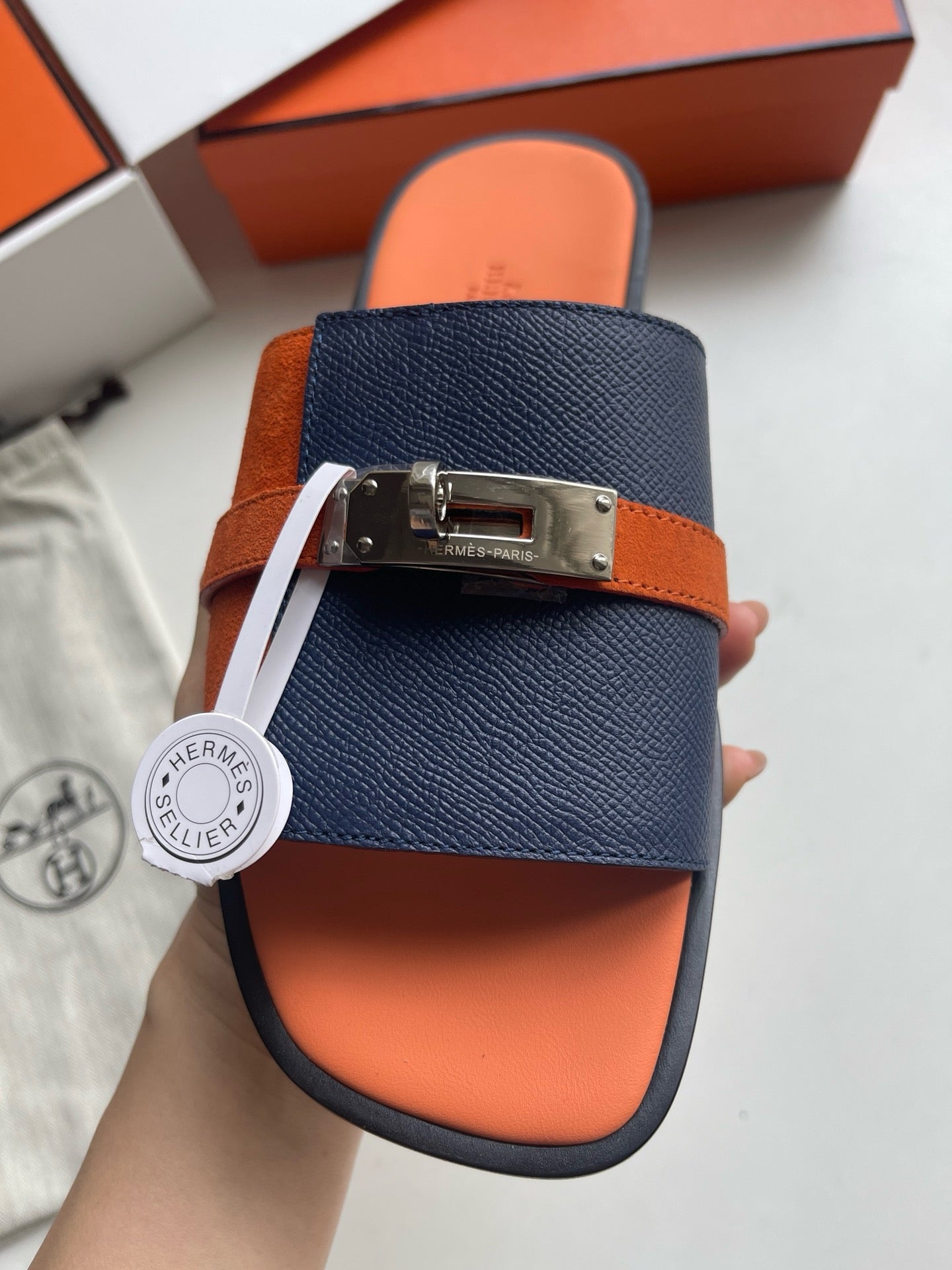 Mehrfarbige Schuhe