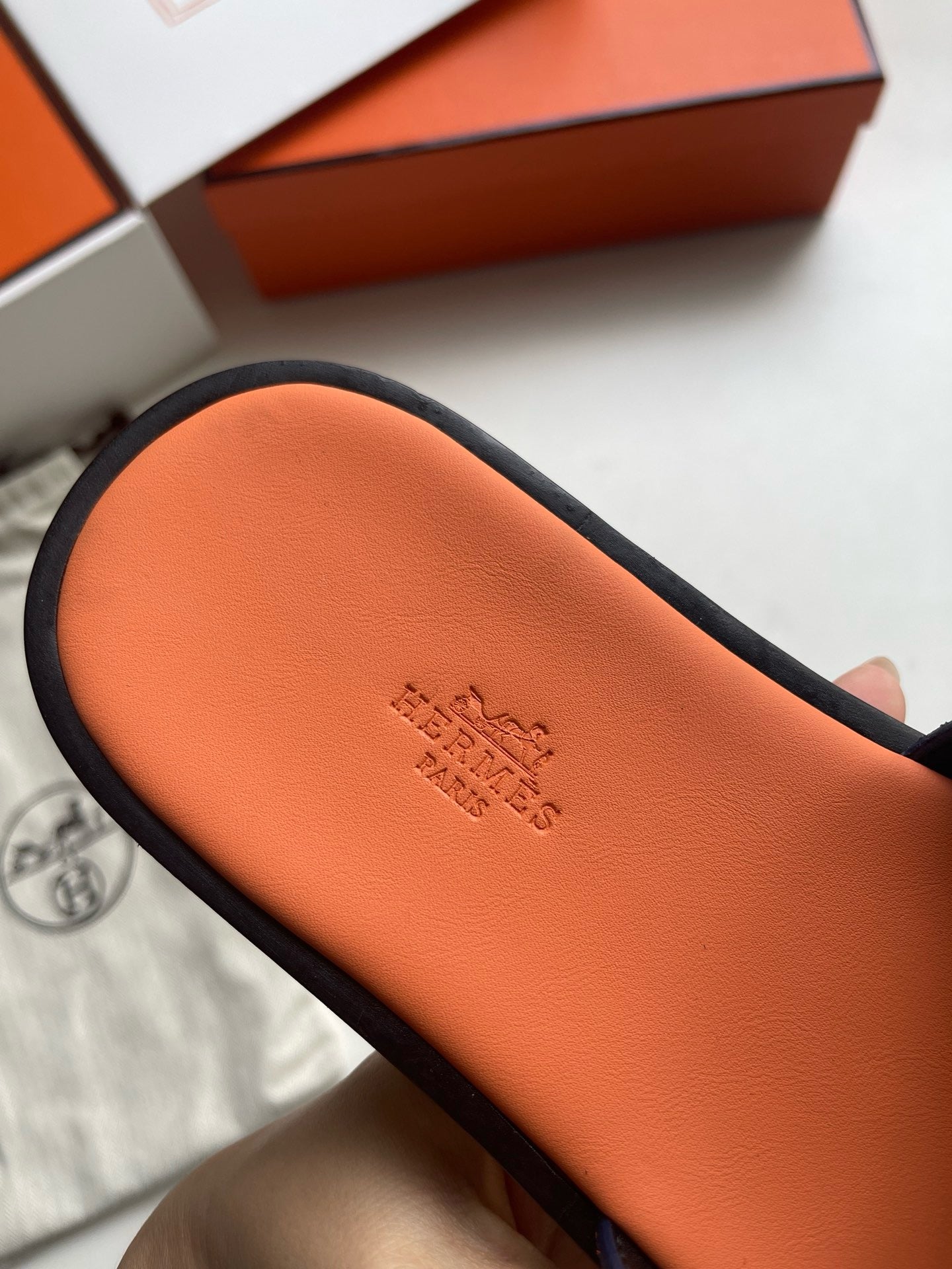Mehrfarbige Schuhe