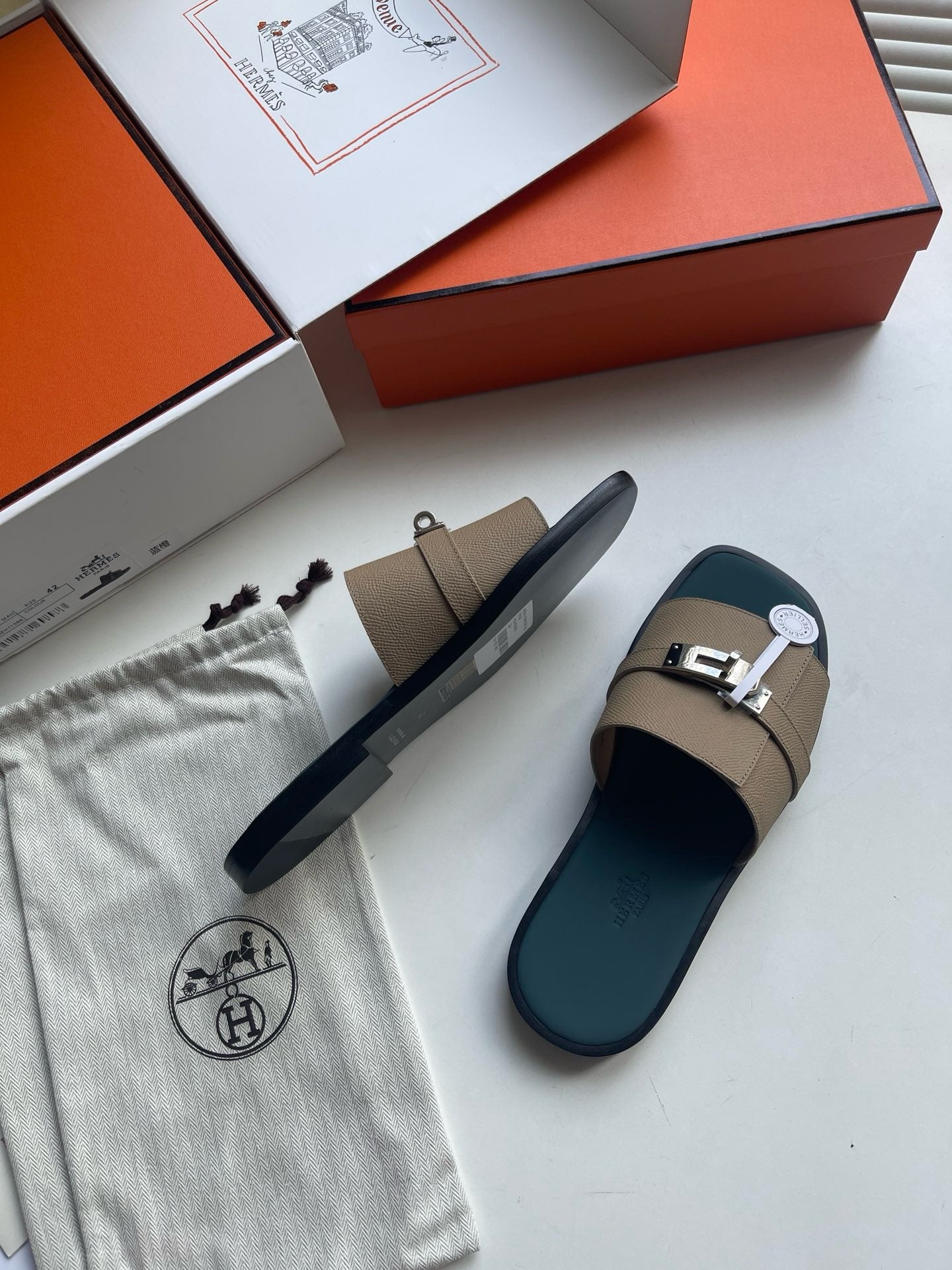 Mehrfarbige Schuhe