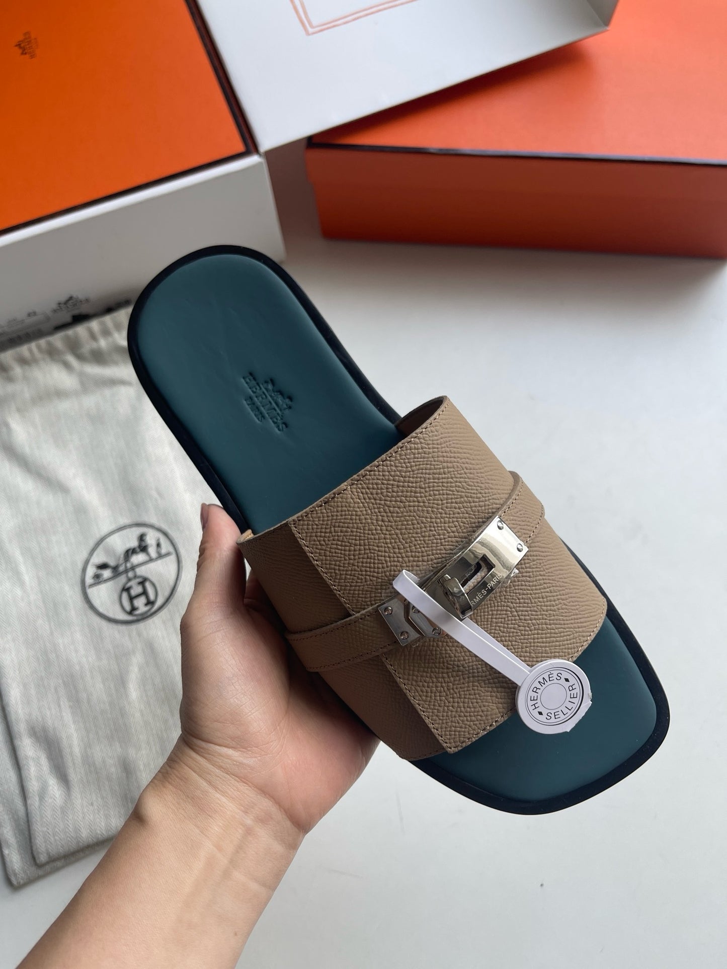 Mehrfarbige Schuhe