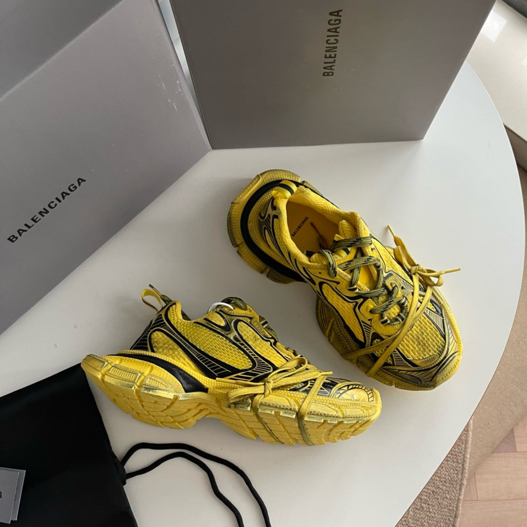 Mehrfarbige Schuhe