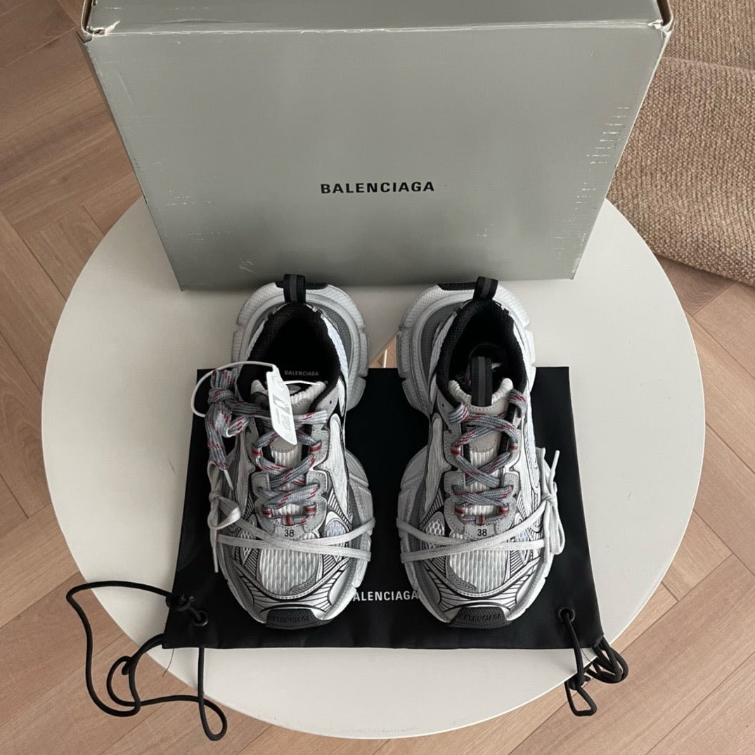 Mehrfarbige Schuhe