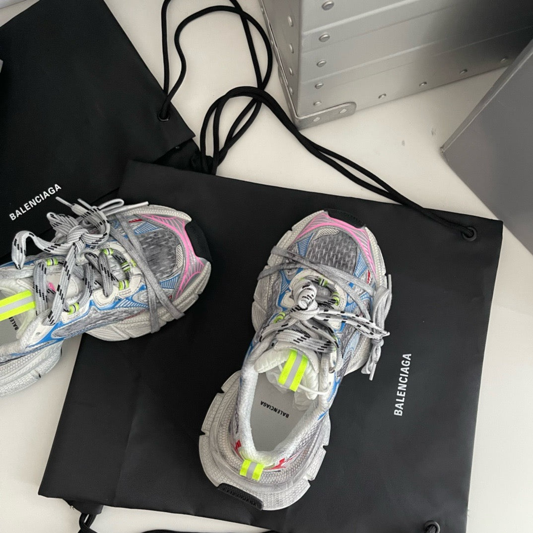 Mehrfarbige Schuhe