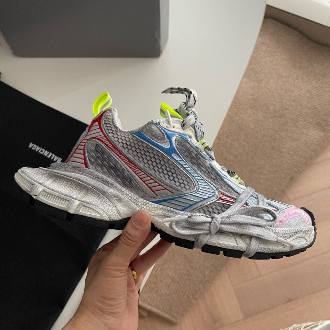 Mehrfarbige Schuhe