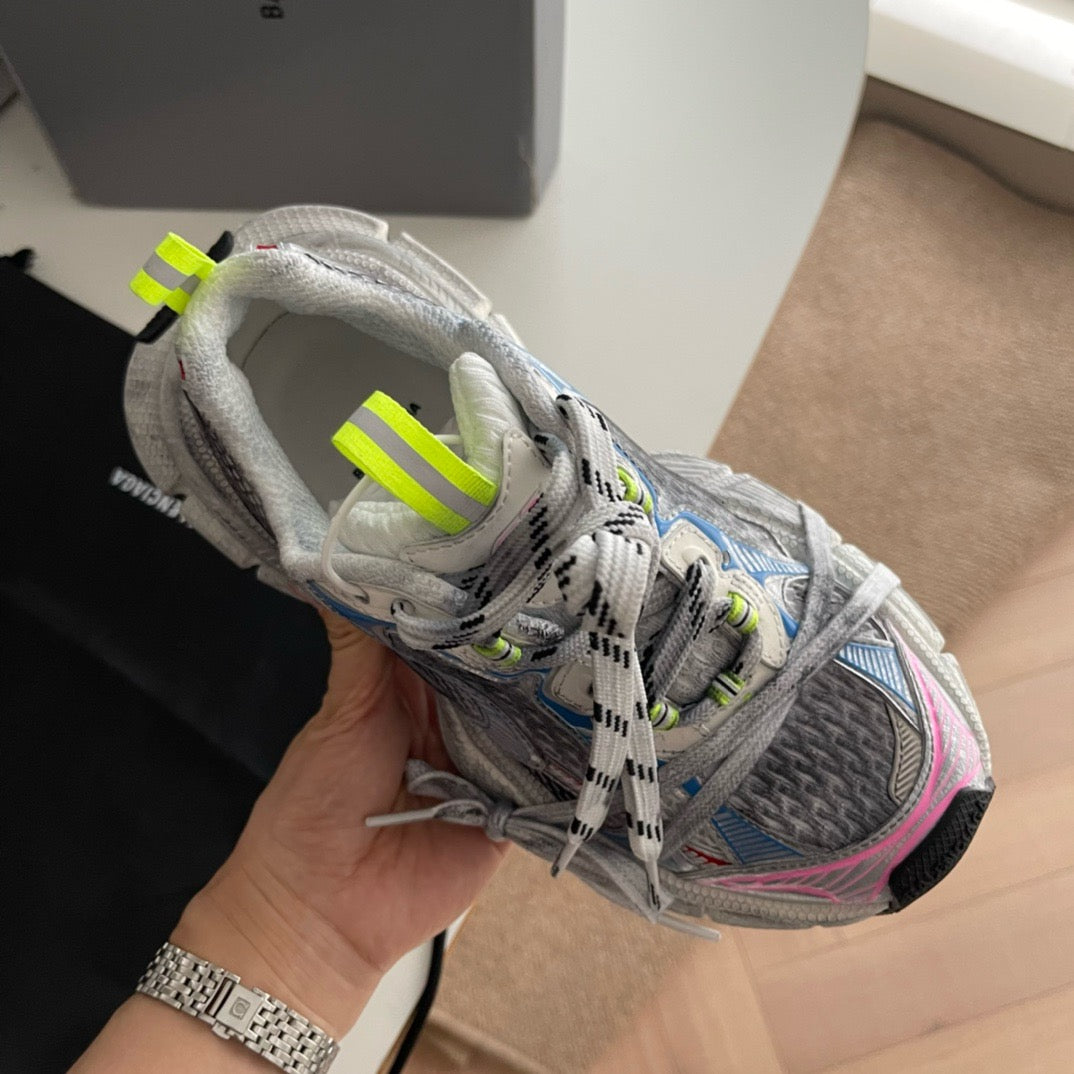 Mehrfarbige Schuhe