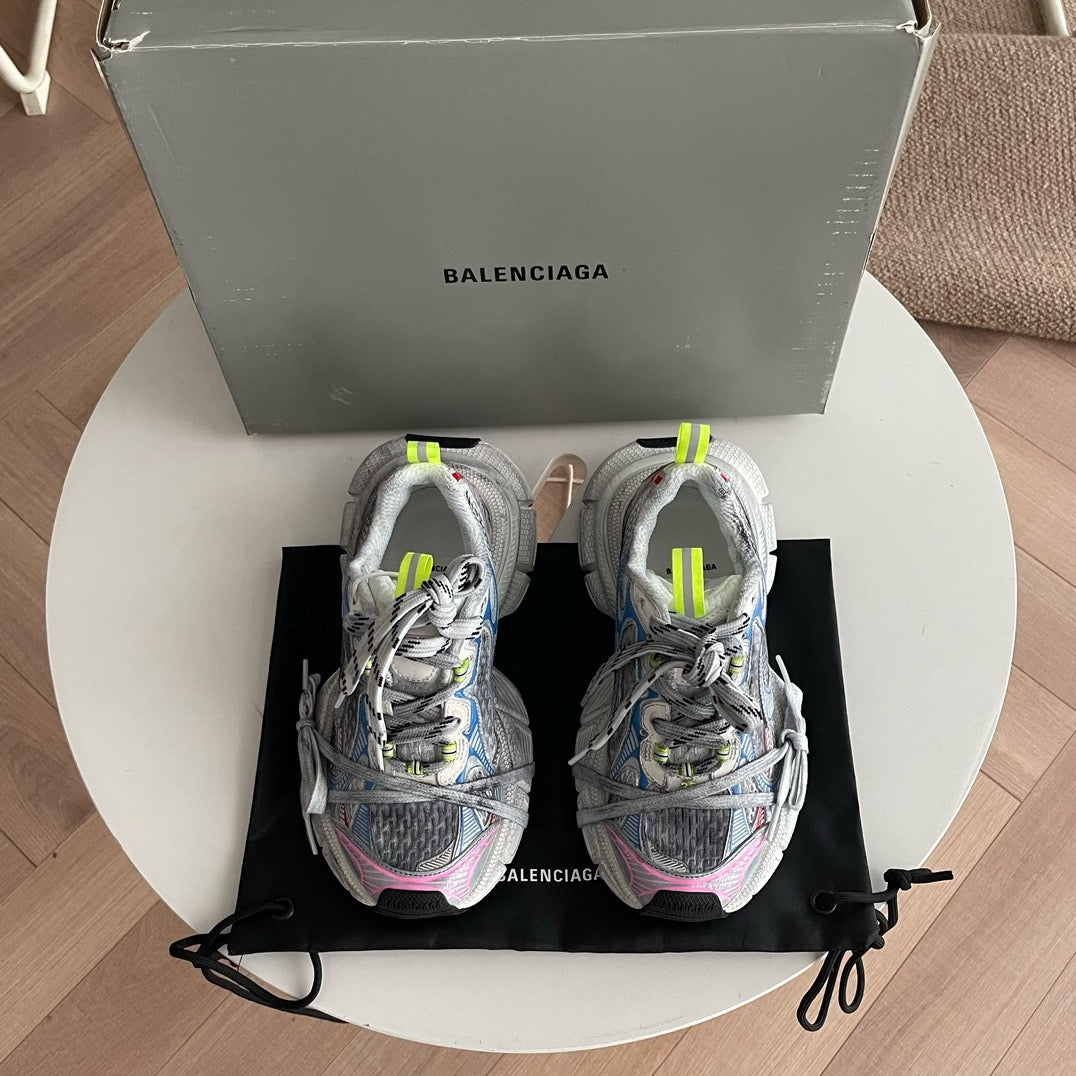 Mehrfarbige Schuhe