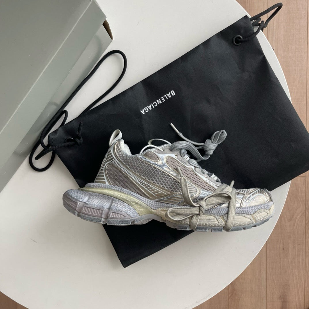 Mehrfarbige Schuhe