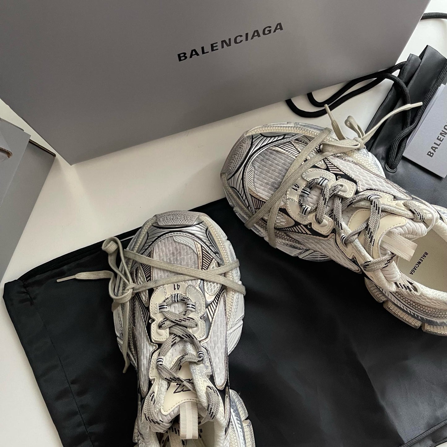 Mehrfarbige Schuhe
