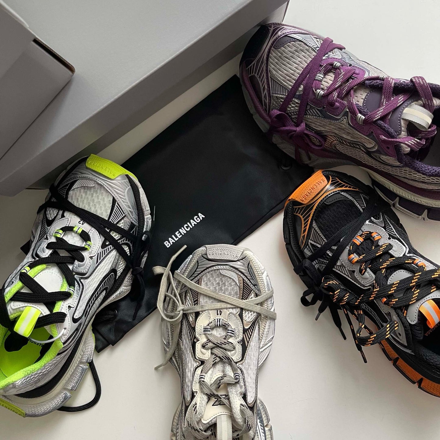 Mehrfarbige Schuhe