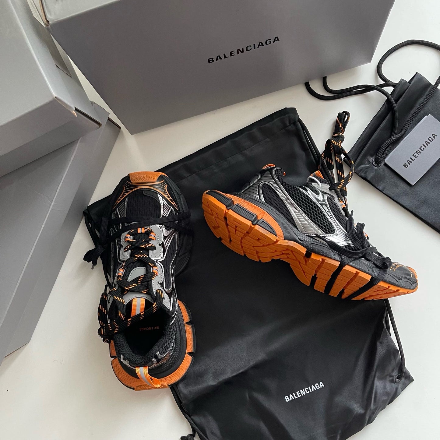 Mehrfarbige Schuhe