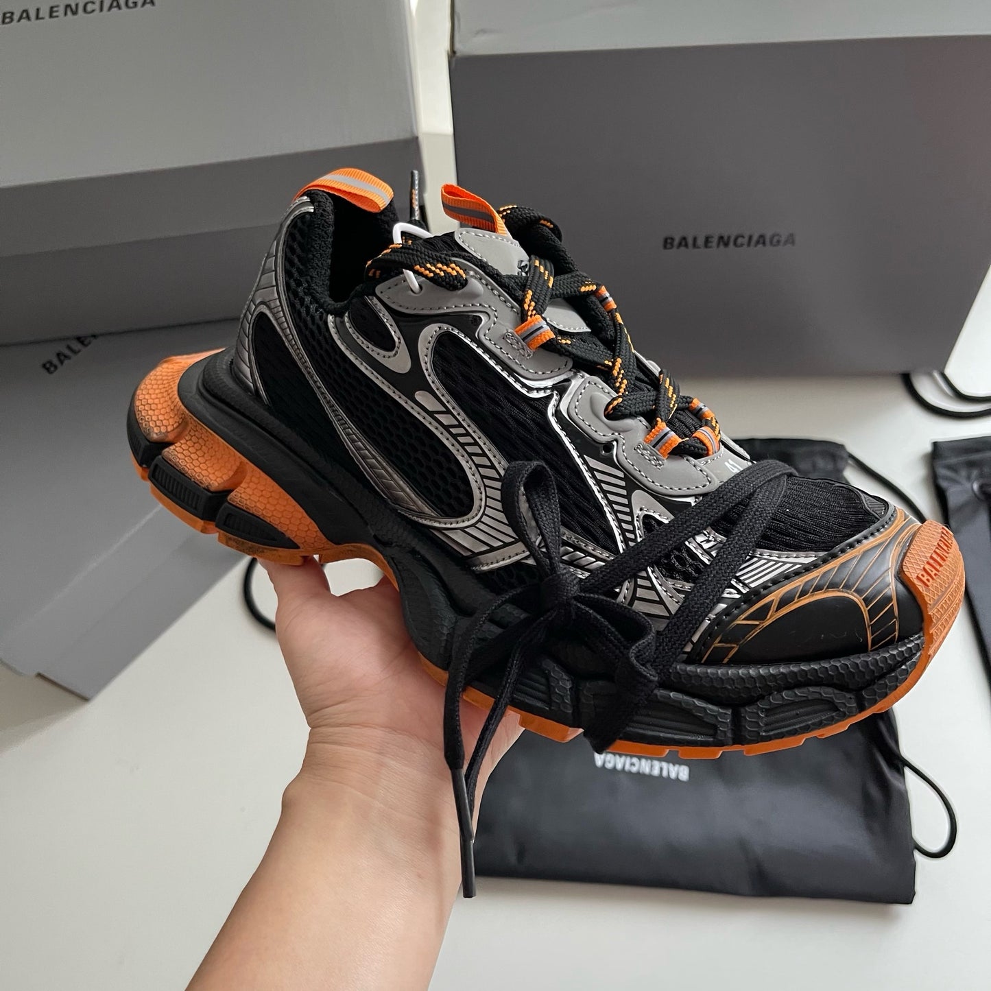 Mehrfarbige Schuhe