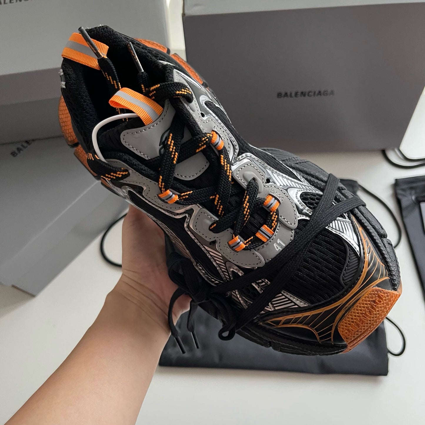 Mehrfarbige Schuhe