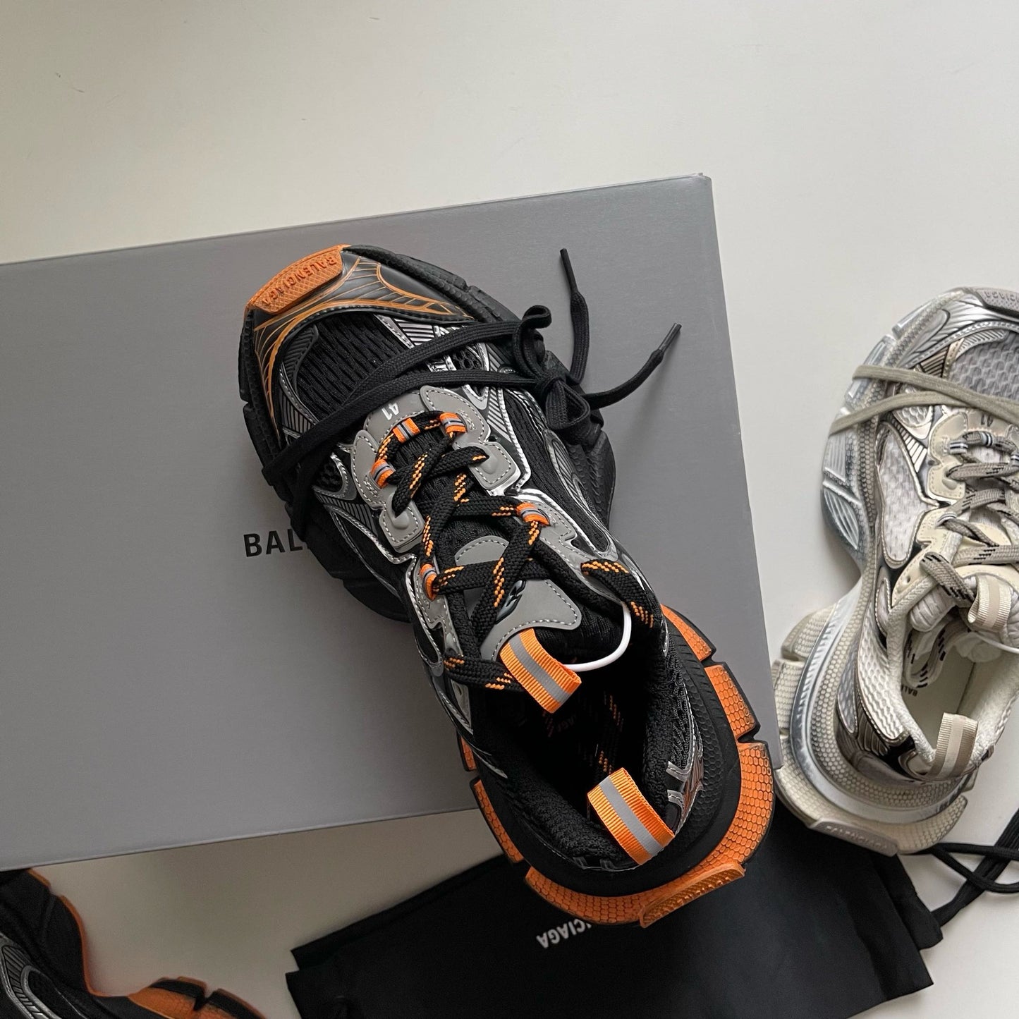 Mehrfarbige Schuhe