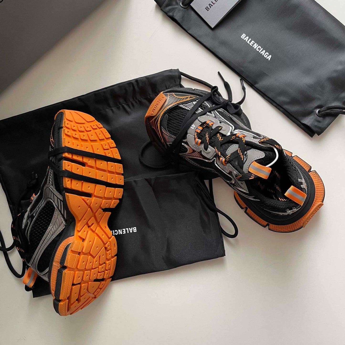 Mehrfarbige Schuhe