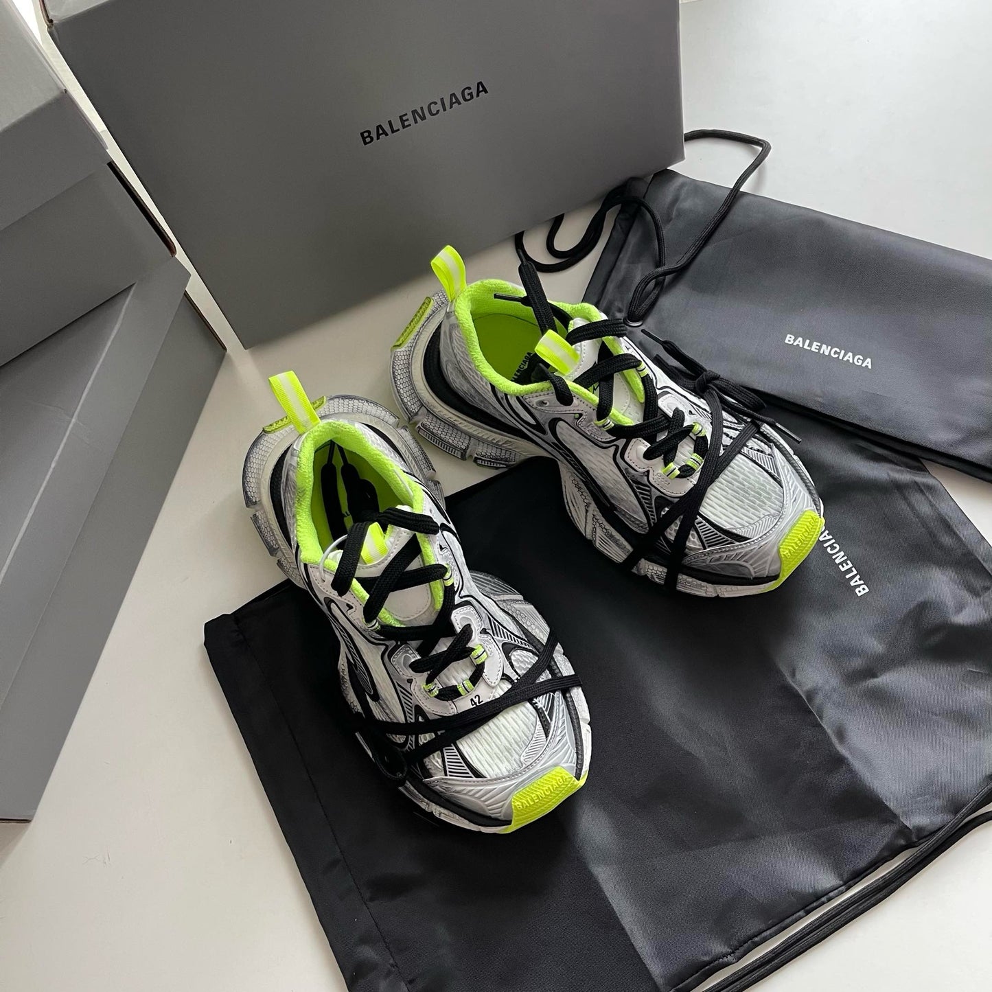 Mehrfarbige Schuhe