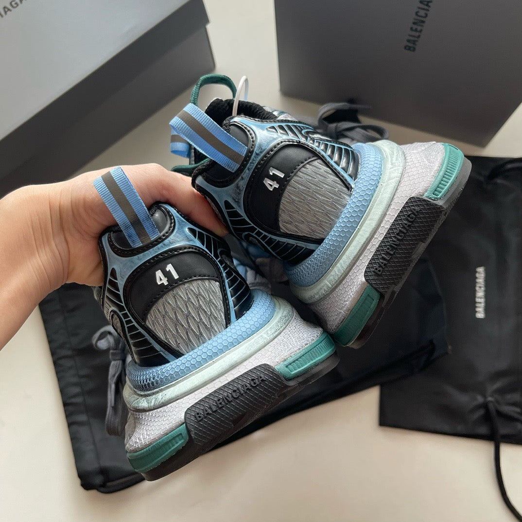 Mehrfarbige Schuhe