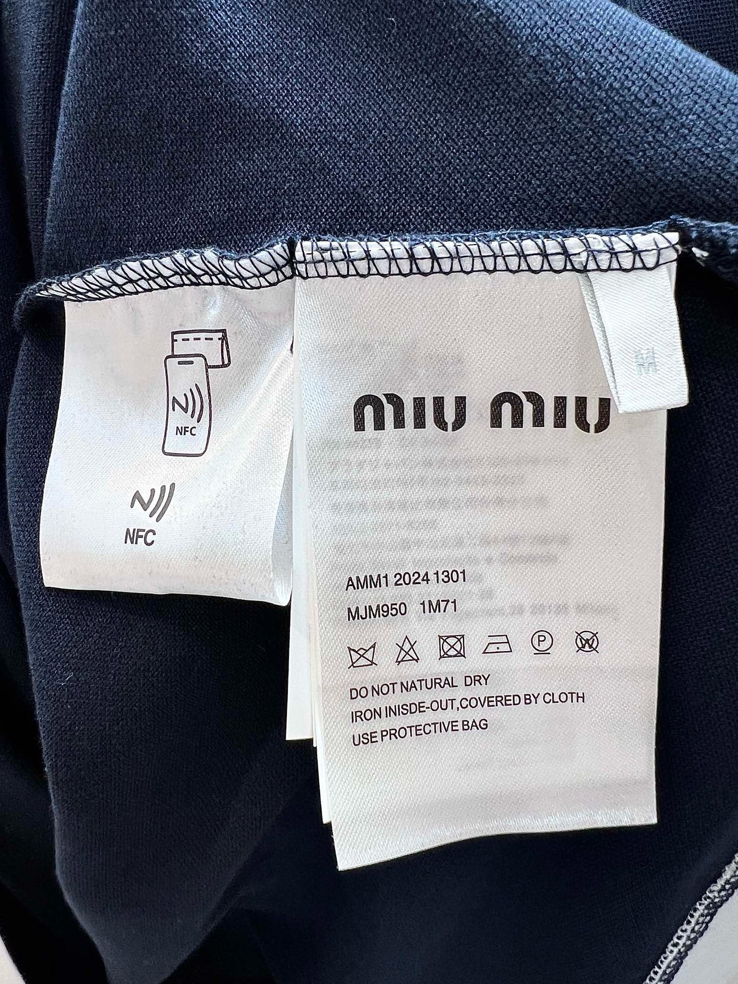 Blaues und braunes Trikot