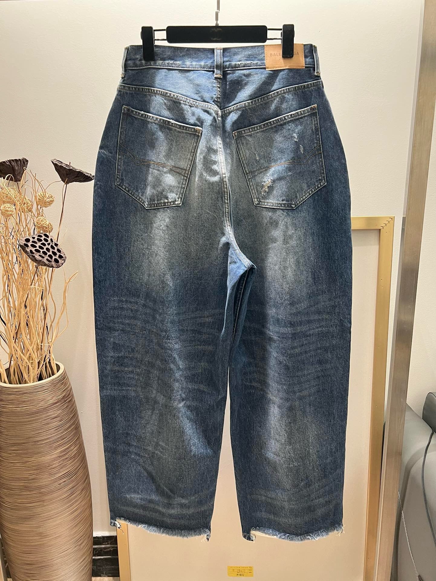 Pantalón azul oscuro y gris oscuro