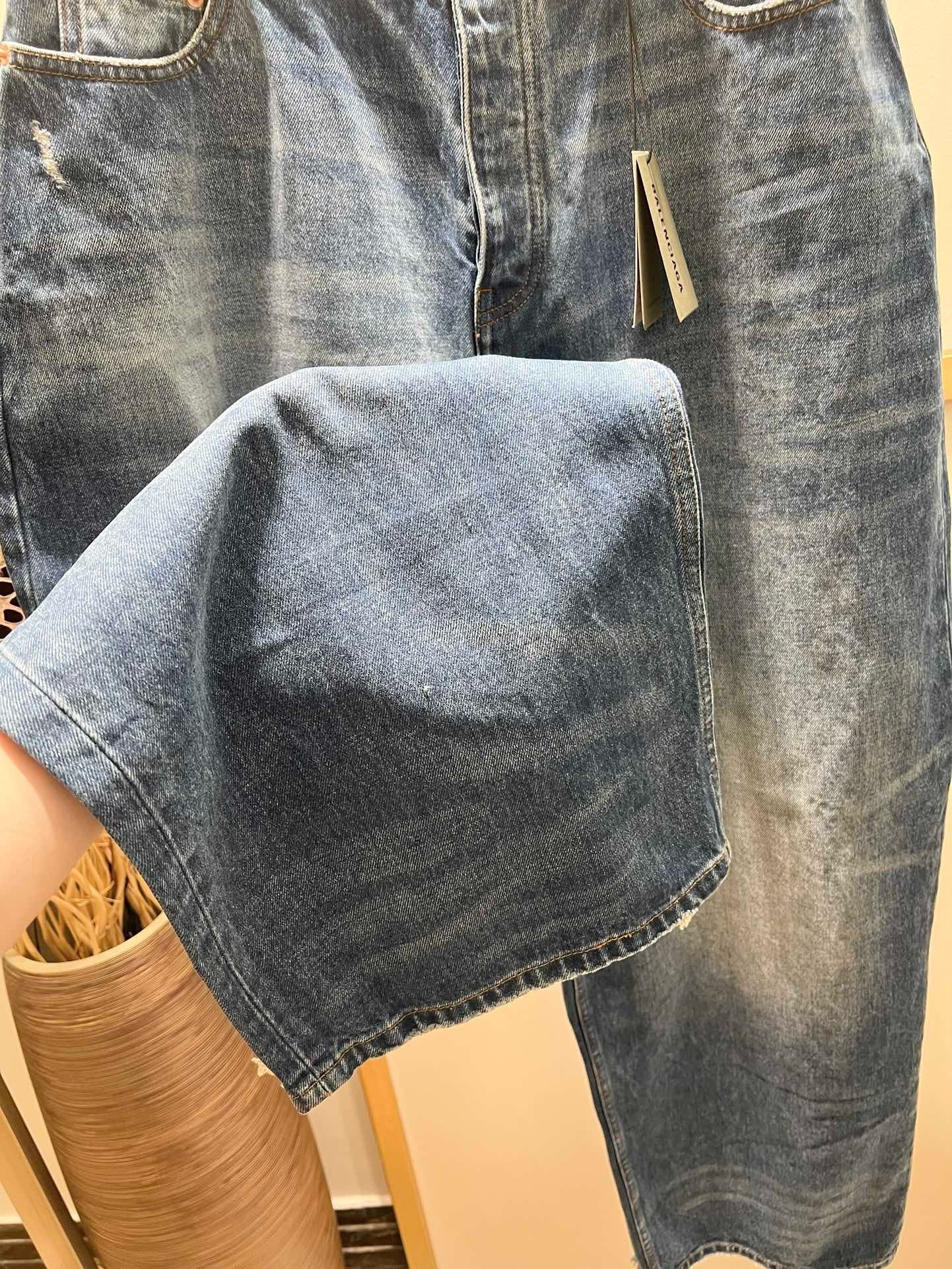 Pantalón azul oscuro y gris oscuro