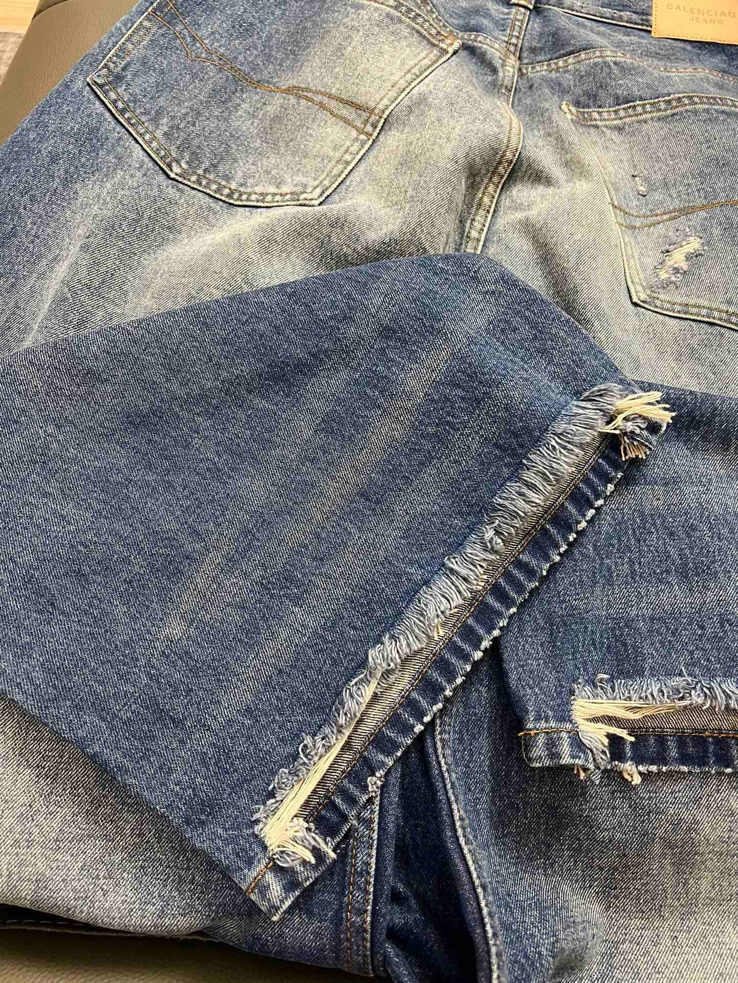 Pantalón azul oscuro y gris oscuro