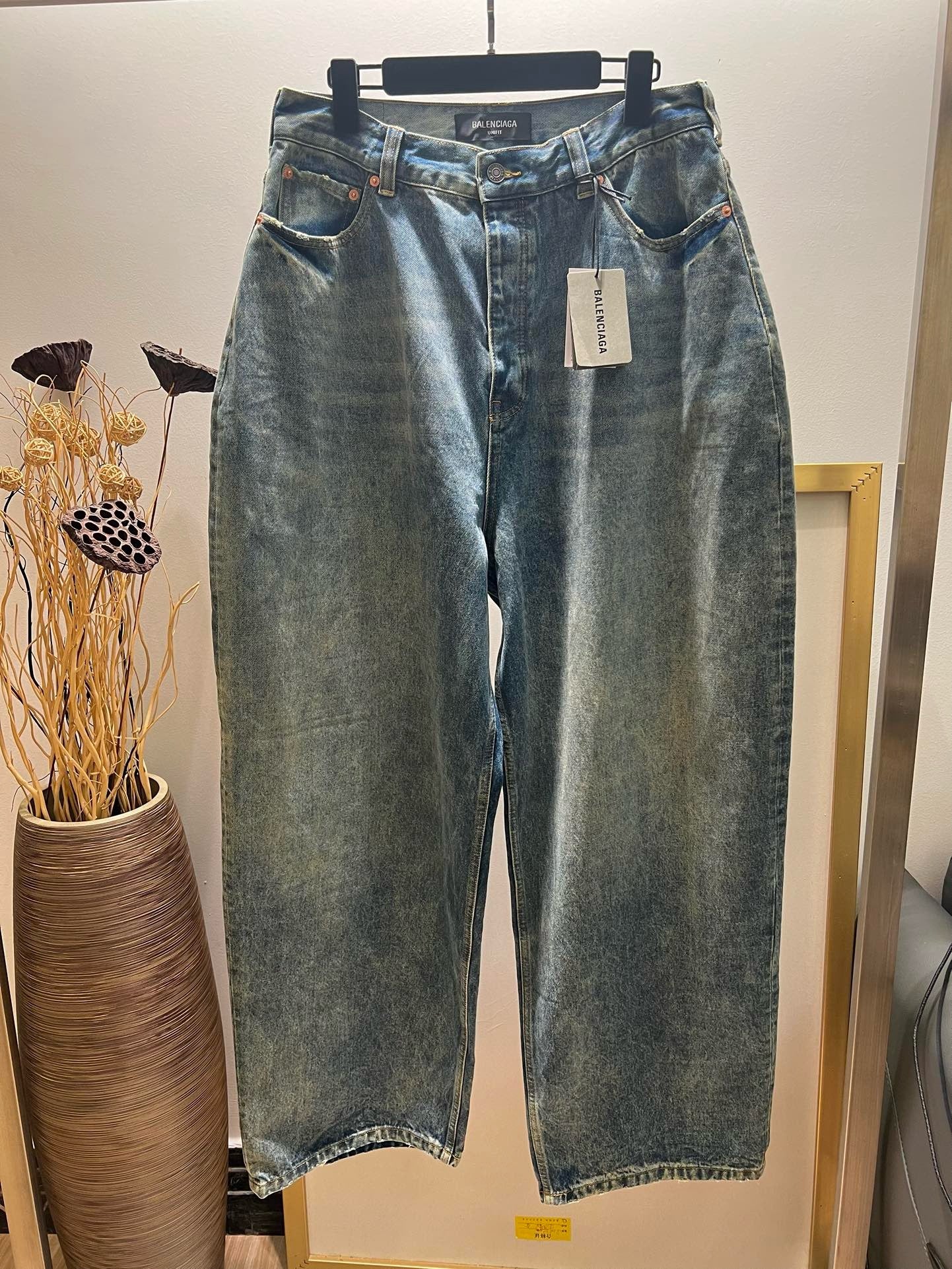 Pantalón azul oscuro y gris oscuro
