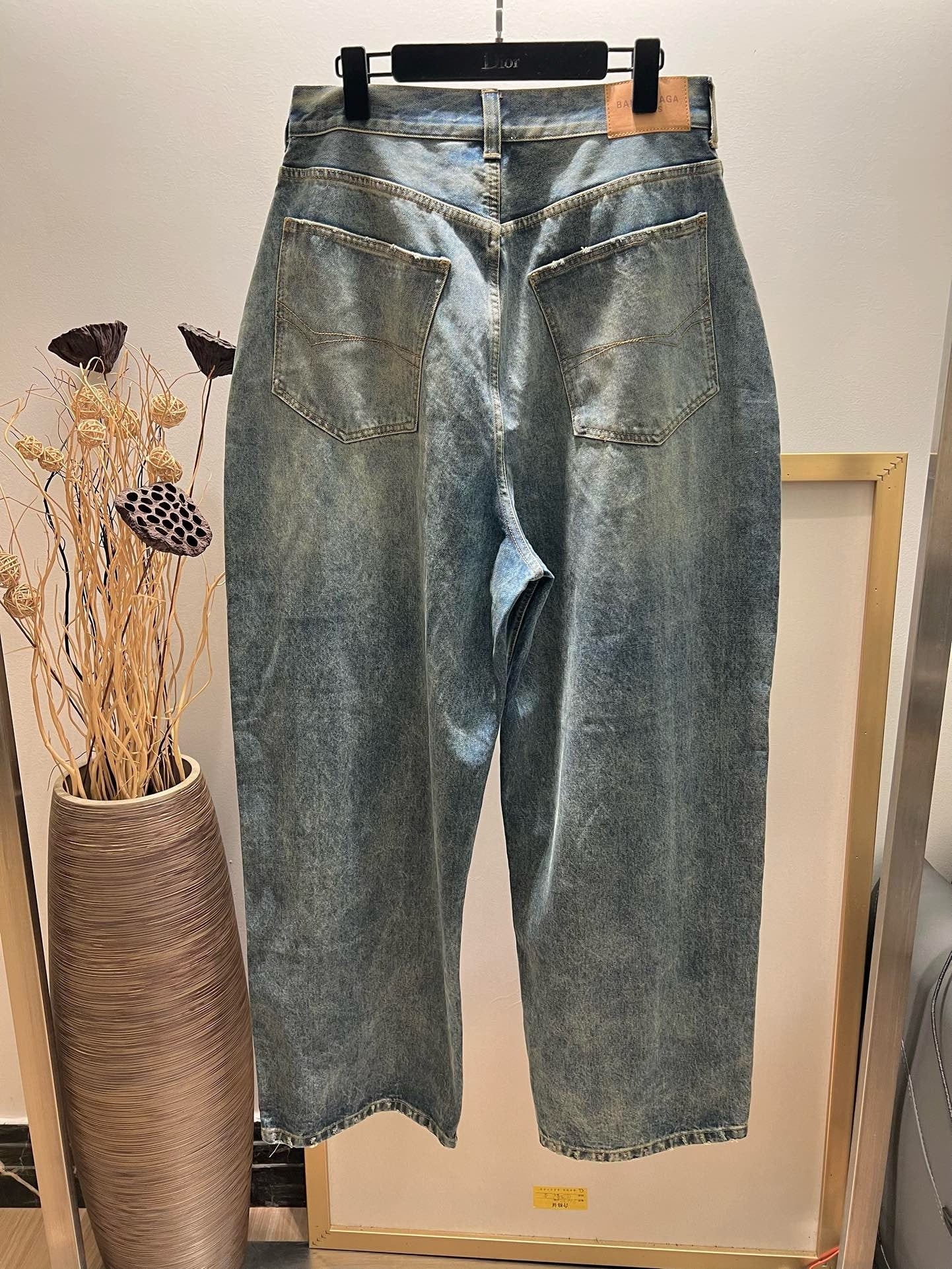 Pantalón azul oscuro y gris oscuro