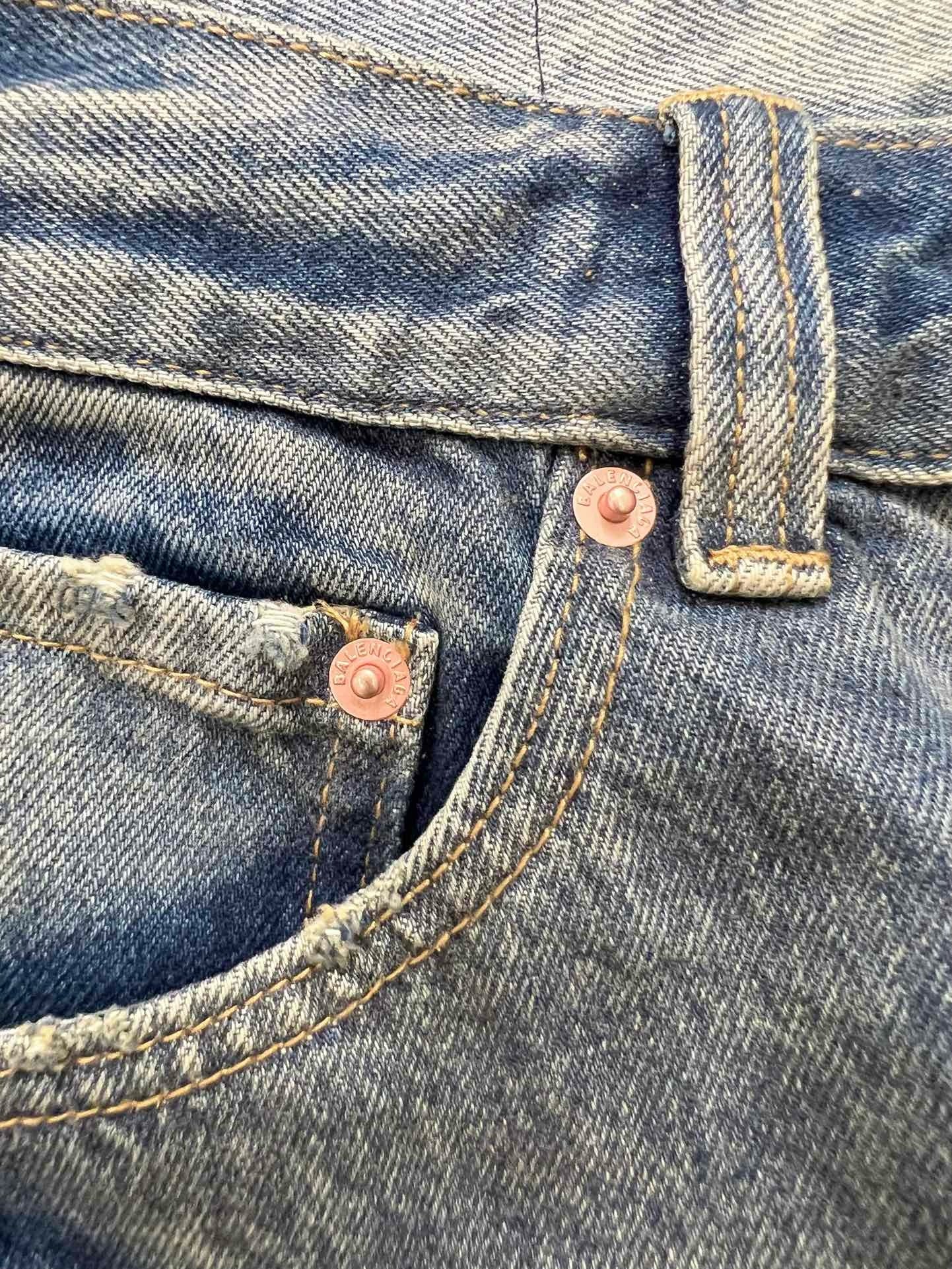 Pantalón azul oscuro y gris oscuro