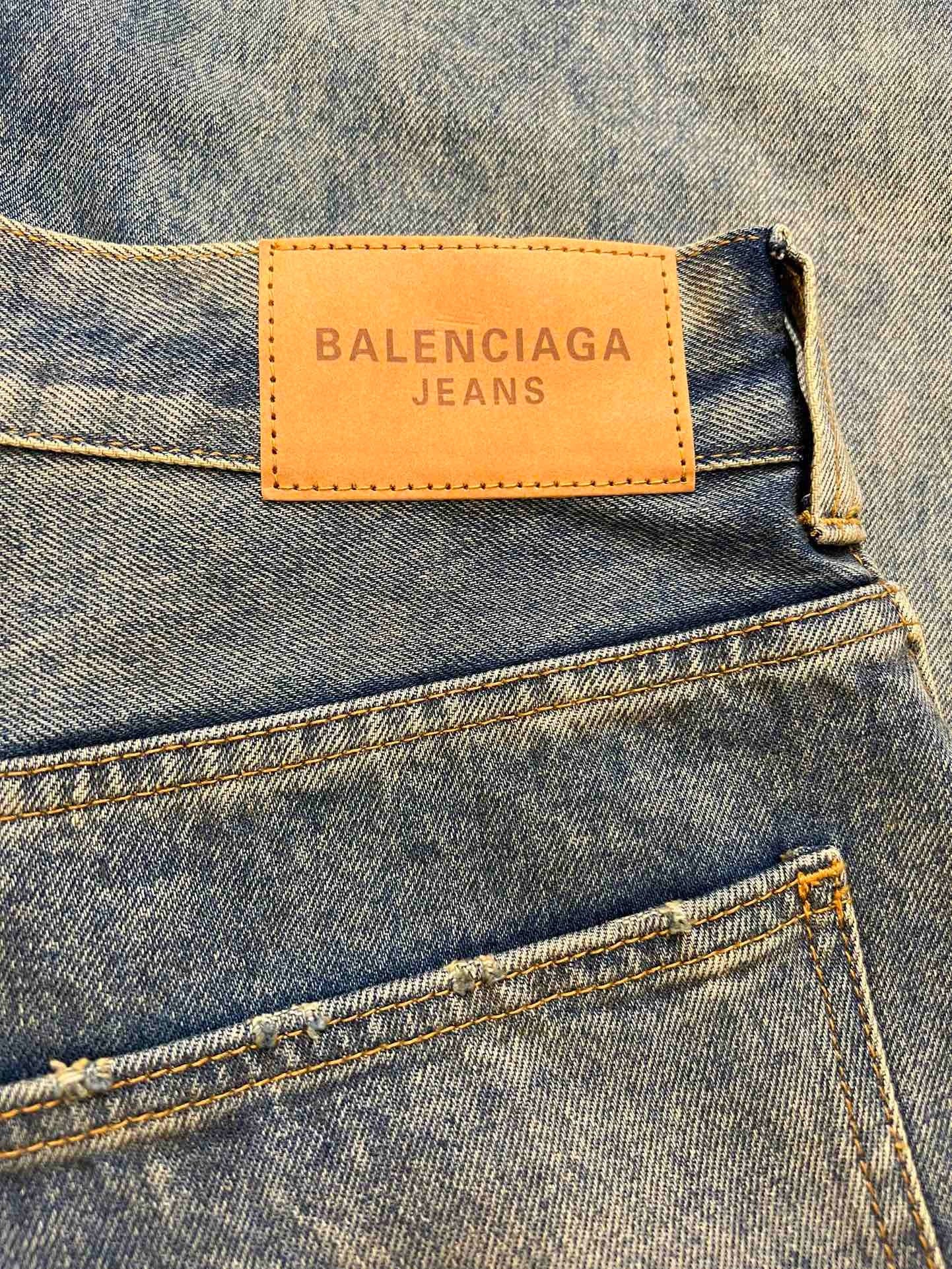 Pantalón azul oscuro y gris oscuro