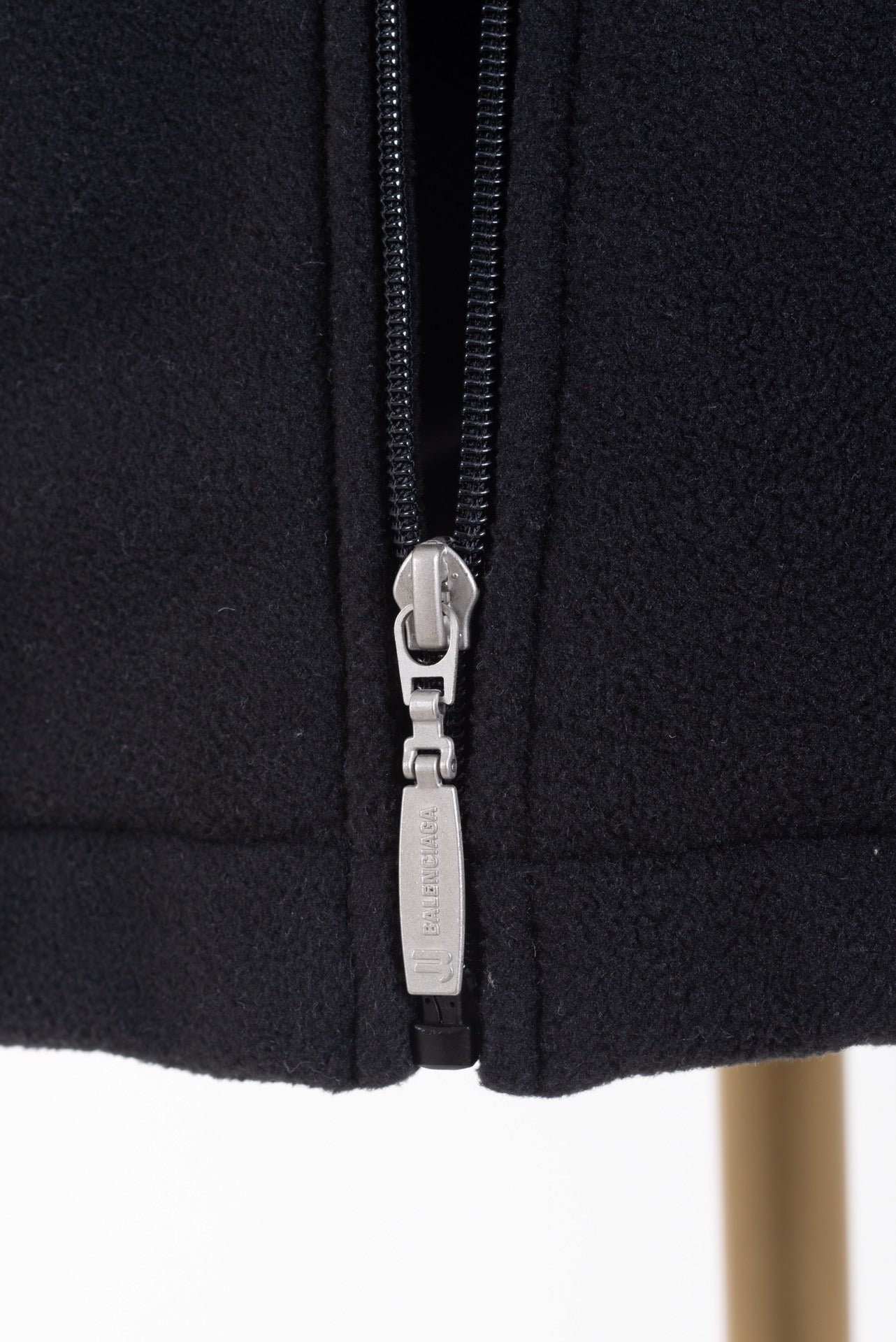 Chaqueta blanca y negra