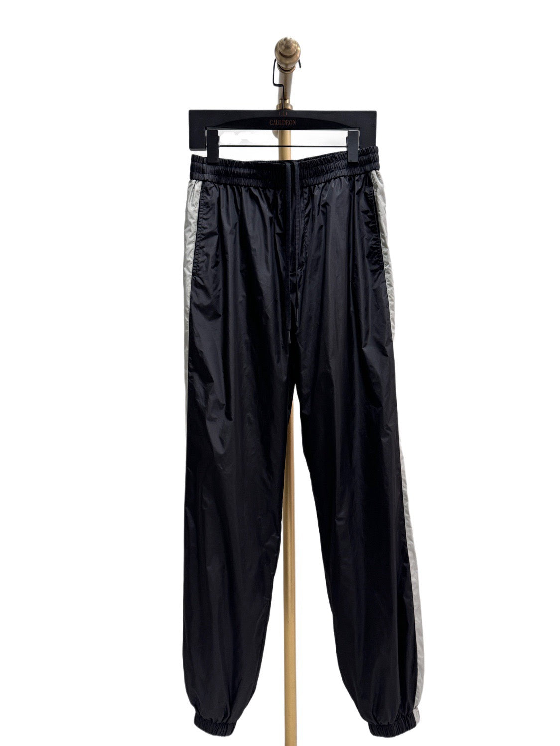 Pantalón negro gris