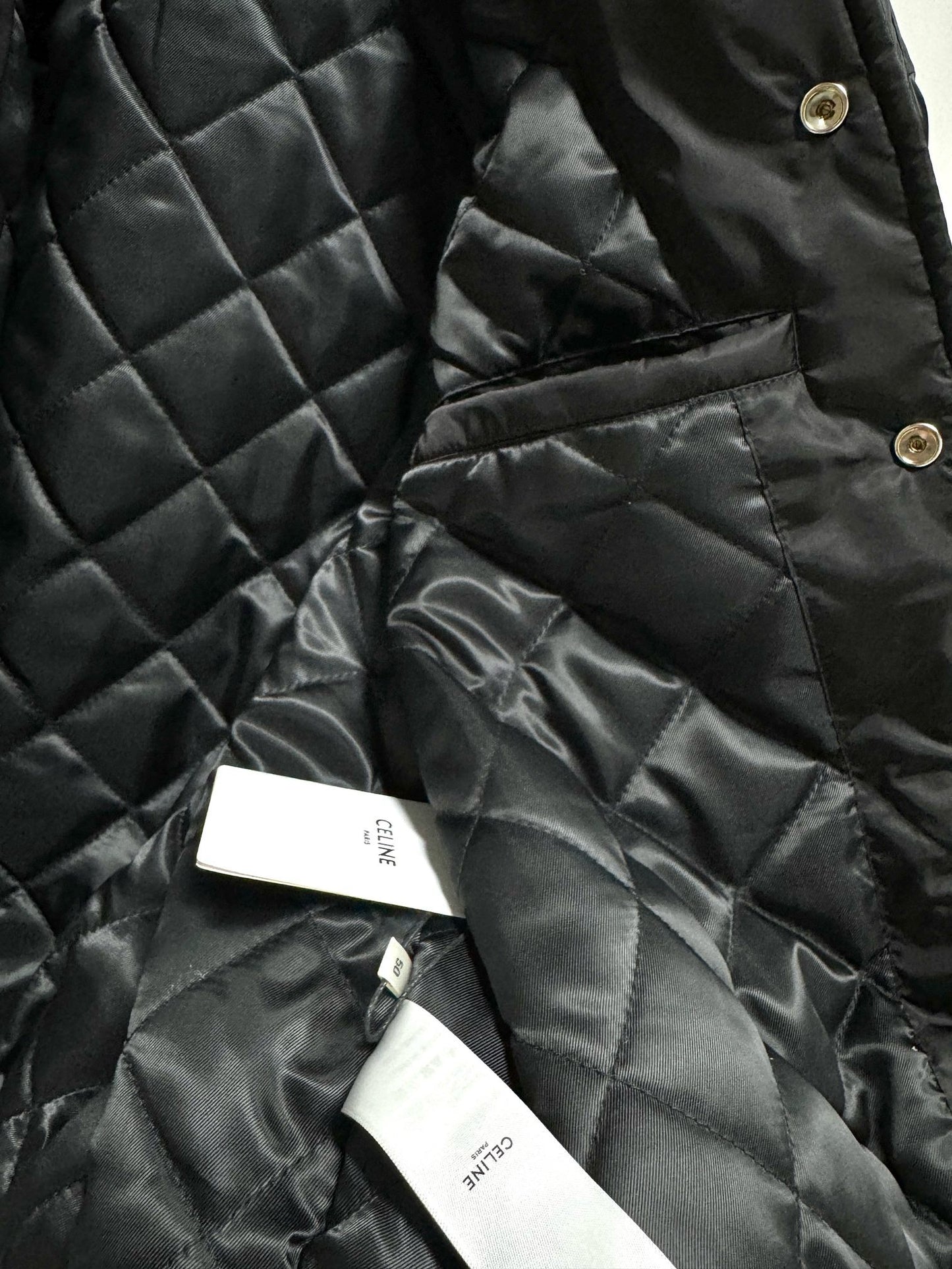 Chaqueta blanca y negra