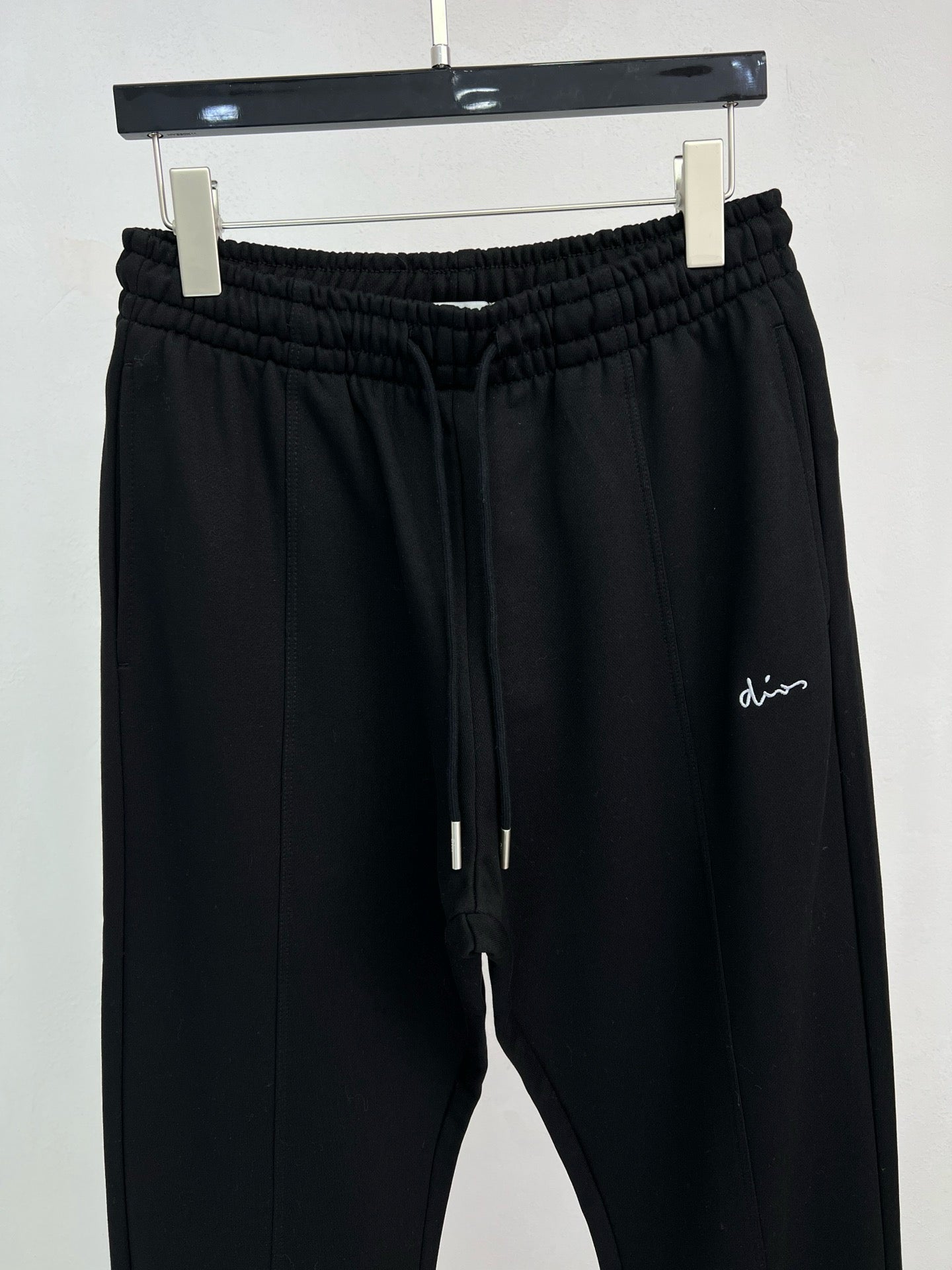 Schwarze Hosen