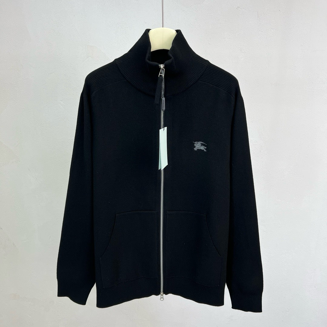 Chaqueta marrón y negra