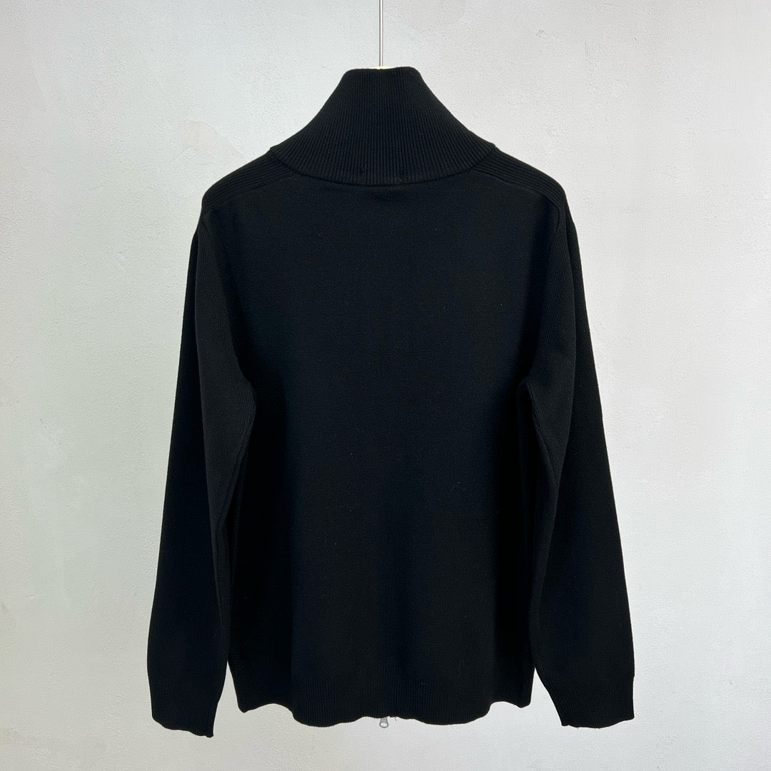 Chaqueta marrón y negra