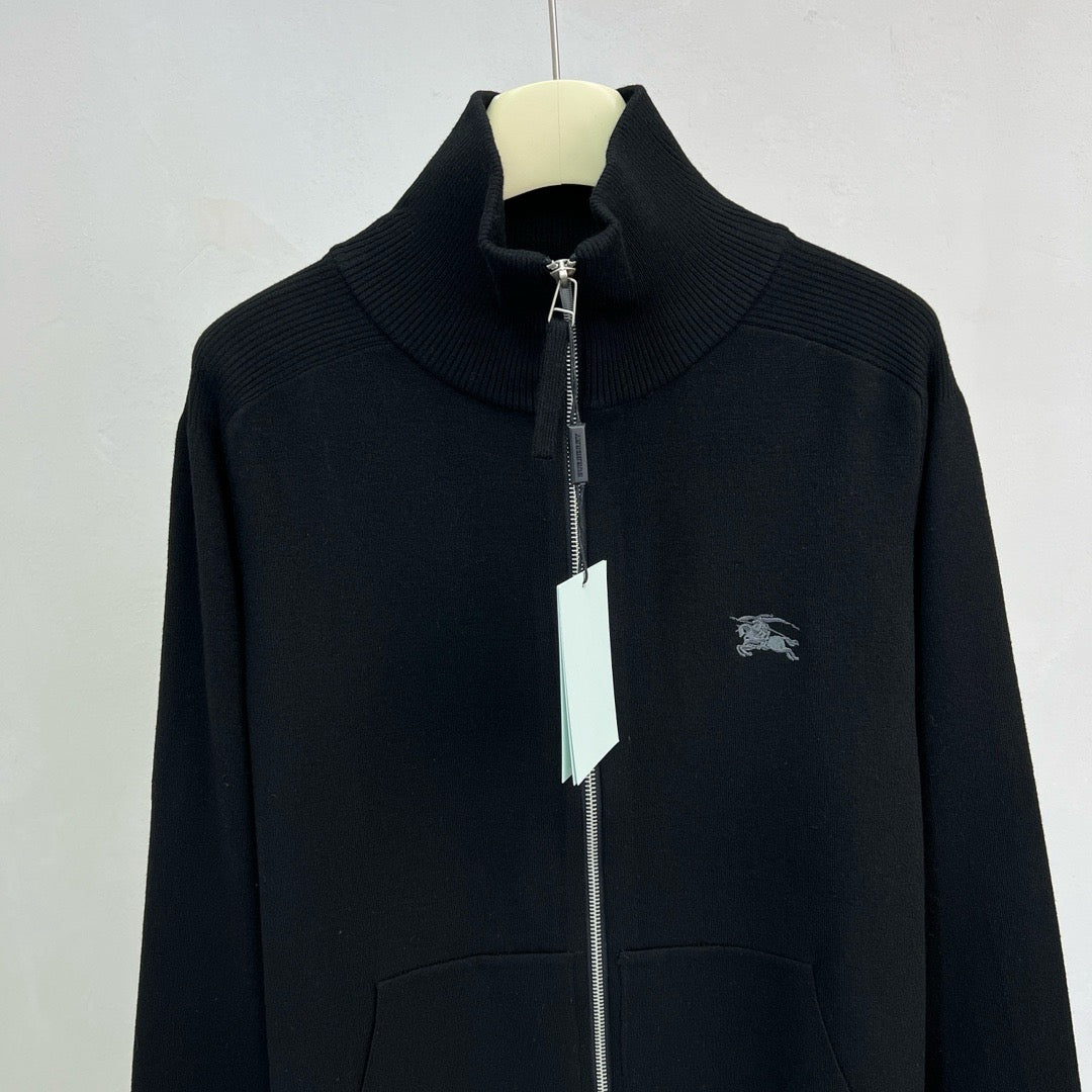 Chaqueta marrón y negra