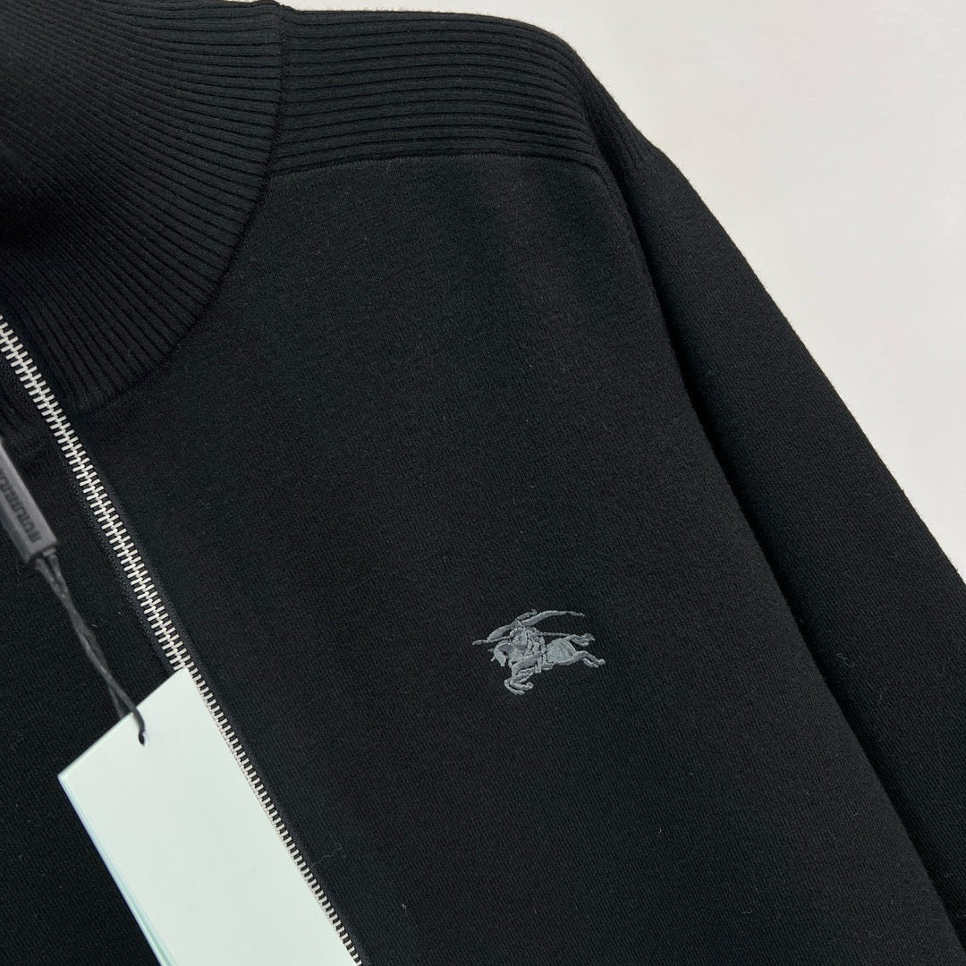 Chaqueta marrón y negra